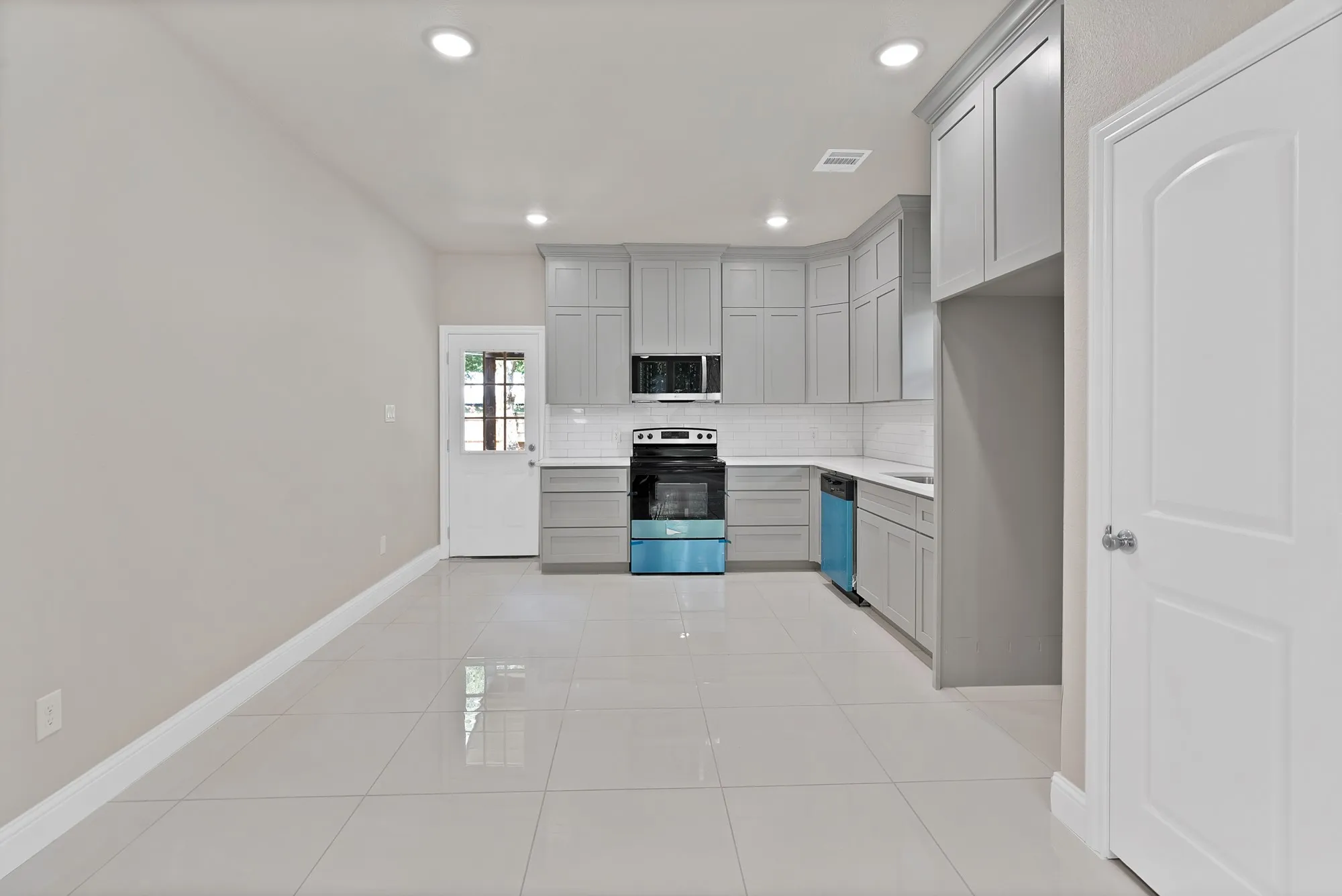 Single Family Residence For Sale in Johnson County , 1112 Trinity Street, Cleburne, Texas 76031, 3 Bedroom, 2 Bathroom, 2 Garage spaces, 1,800 Sqft, built in 2026, mls#21308951, Real Estate Agent in Cleburne, Homes For Sale in Johnson county, Homes For Sale in Cleburne, Realtor in Cleburne Texas, Real Estate Brokerage Independent Realty Texas, Luminita Cordes Realtor