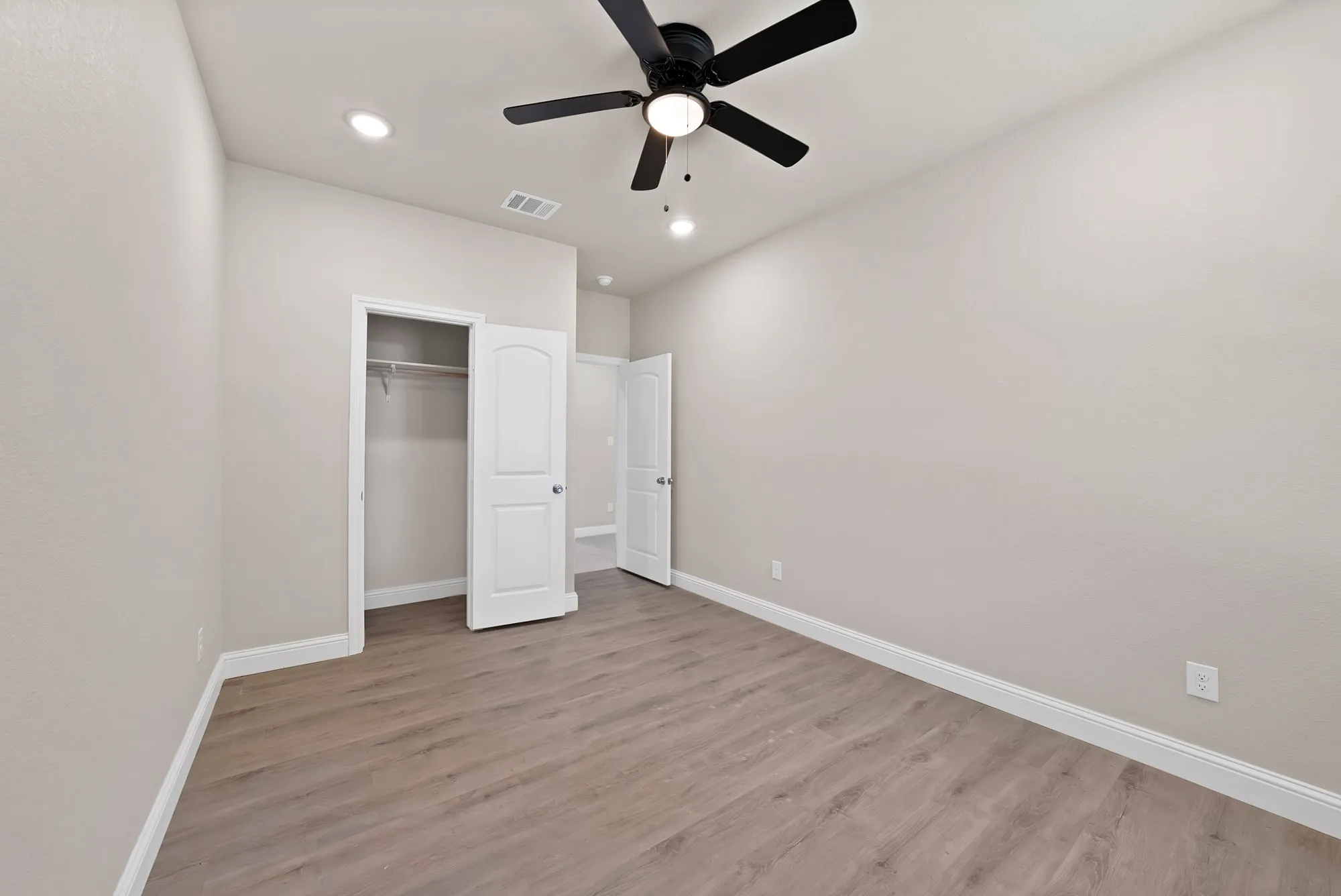Single Family Residence For Sale in Johnson County , 1112 Trinity Street, Cleburne, Texas 76031, 3 Bedroom, 2 Bathroom, 2 Garage spaces, 1,800 Sqft, built in 2026, mls#21308951, Real Estate Agent in Cleburne, Homes For Sale in Johnson county, Homes For Sale in Cleburne, Realtor in Cleburne Texas, Real Estate Brokerage Independent Realty Texas, Luminita Cordes Realtor