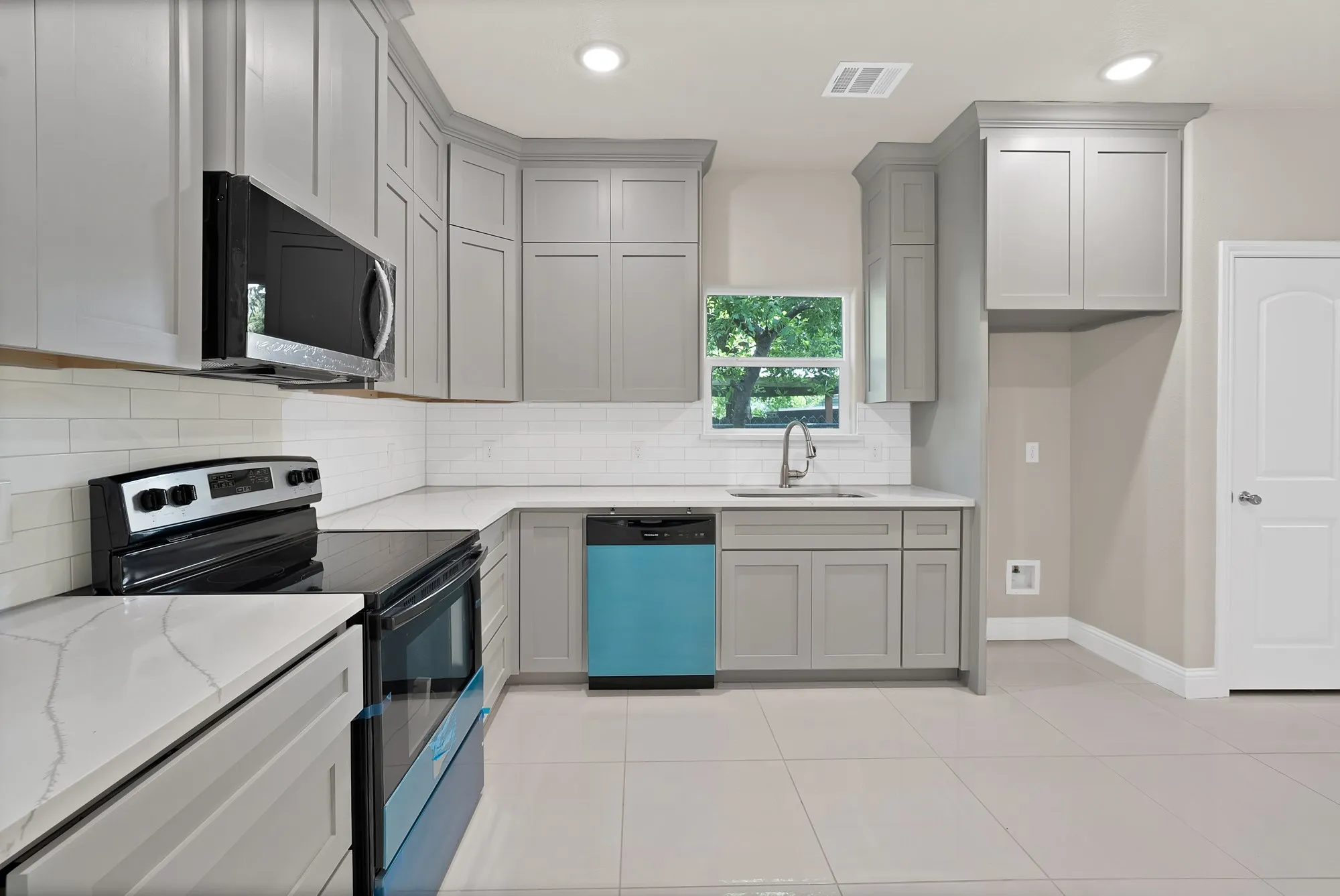 Single Family Residence For Sale in Johnson County , 1112 Trinity Street, Cleburne, Texas 76031, 3 Bedroom, 2 Bathroom, 2 Garage spaces, 1,800 Sqft, built in 2026, mls#21308951, Real Estate Agent in Cleburne, Homes For Sale in Johnson county, Homes For Sale in Cleburne, Realtor in Cleburne Texas, Real Estate Brokerage Independent Realty Texas, Luminita Cordes Realtor