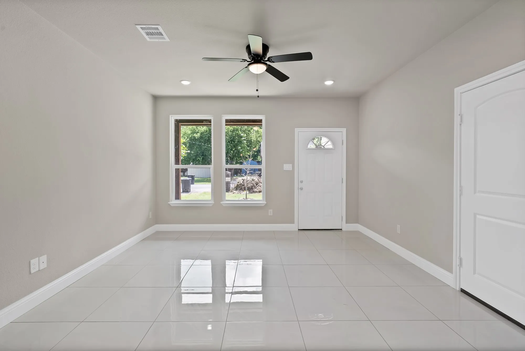 Single Family Residence For Sale in Johnson County , 1112 Trinity Street, Cleburne, Texas 76031, 3 Bedroom, 2 Bathroom, 2 Garage spaces, 1,800 Sqft, built in 2026, mls#21308951, Real Estate Agent in Cleburne, Homes For Sale in Johnson county, Homes For Sale in Cleburne, Realtor in Cleburne Texas, Real Estate Brokerage Independent Realty Texas, Luminita Cordes Realtor