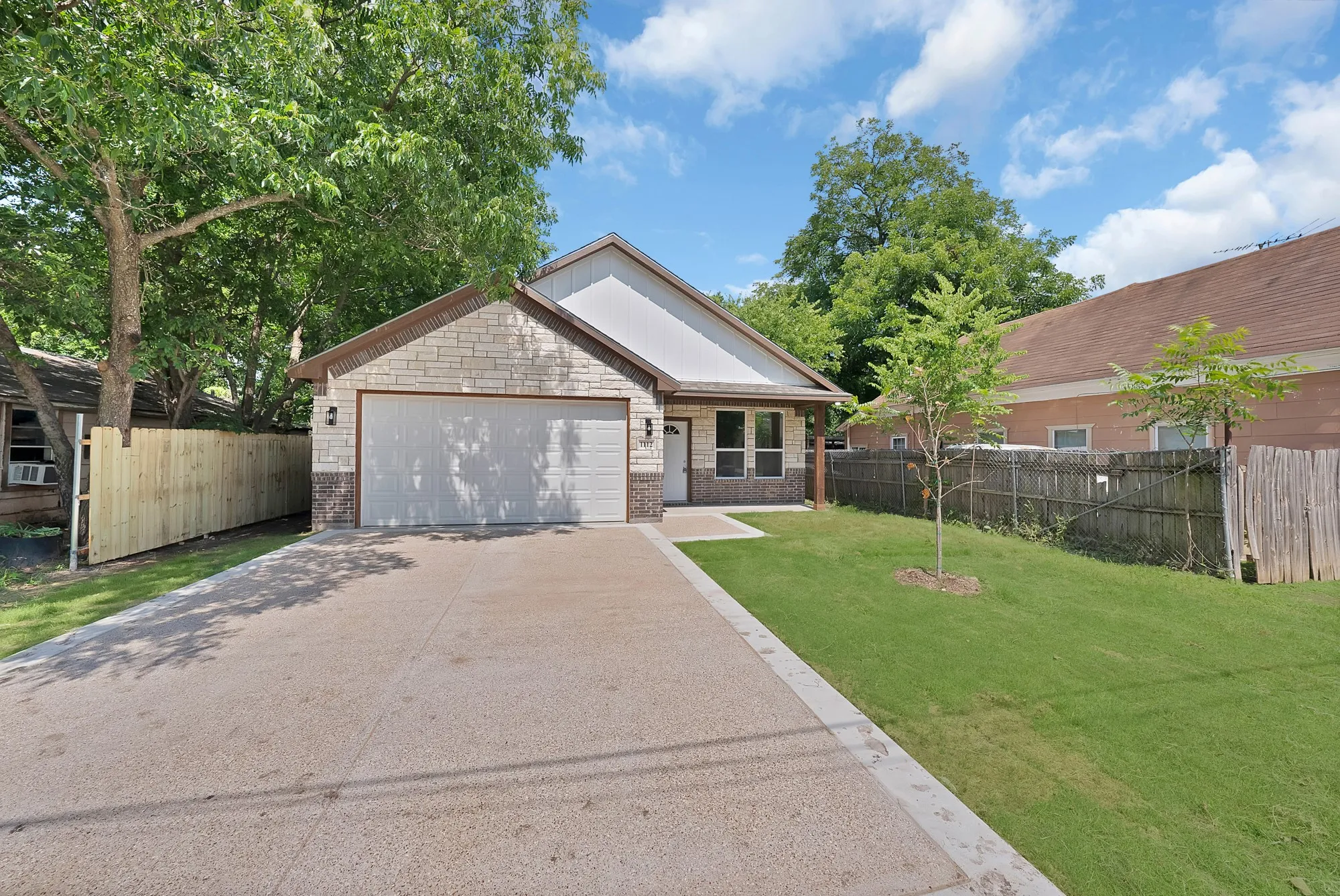 Single Family Residence For Sale in Johnson County , 1112 Trinity Street, Cleburne, Texas 76031, 3 Bedroom, 2 Bathroom, 2 Garage spaces, 1,800 Sqft, built in 2026, mls#21308951, Real Estate Agent in Cleburne, Homes For Sale in Johnson county, Homes For Sale in Cleburne, Realtor in Cleburne Texas, Real Estate Brokerage Independent Realty Texas, Luminita Cordes Realtor