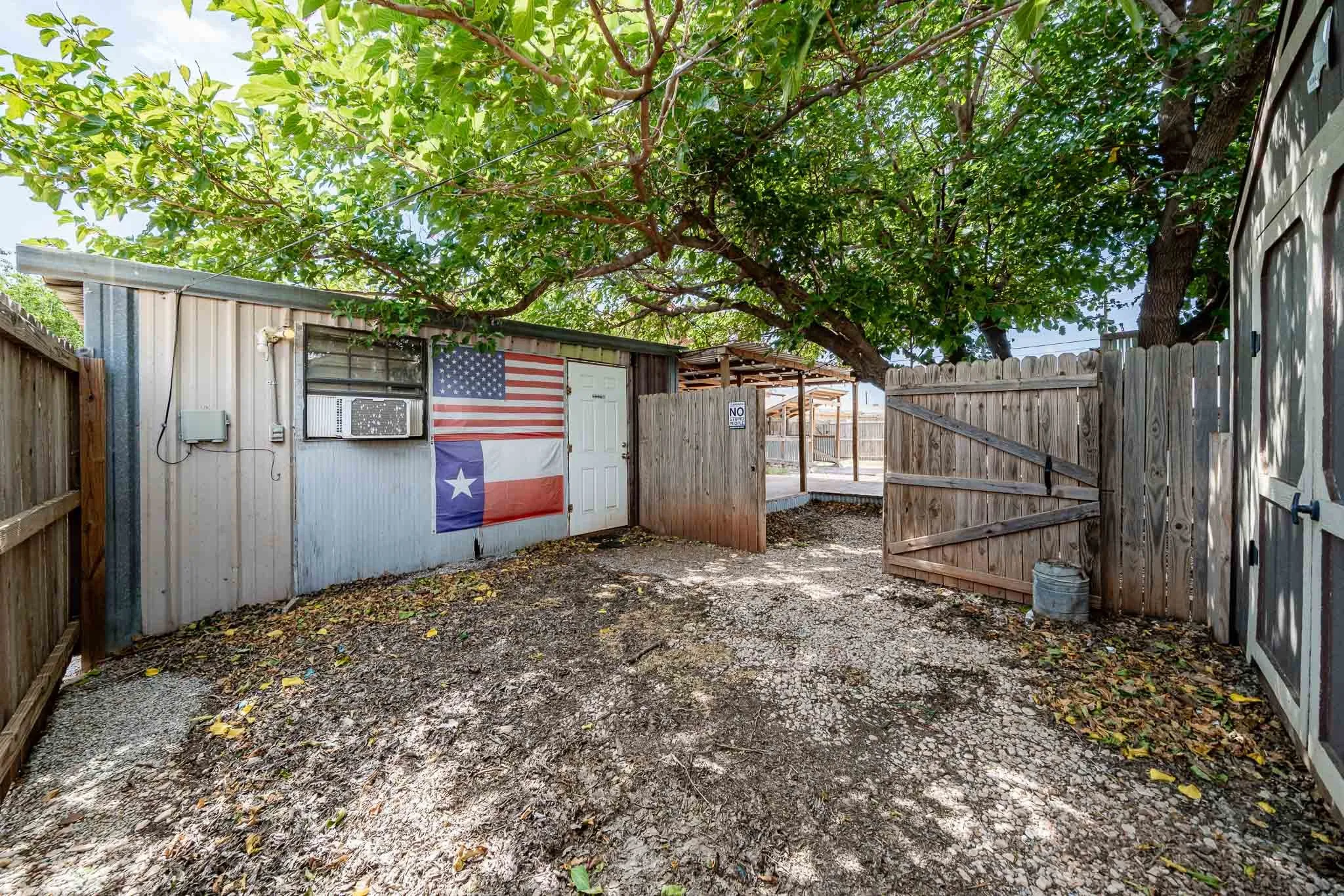 Single Family Residence For Sale in Taylor County , 106 Cherry, Merkel, Texas 79536, 2 Bedroom, 2 Bathroom, Garage spaces, 952 Sqft, built in 1933, mls#21308961, Real Estate Agent in Merkel, Homes For Sale in Taylor county, Homes For Sale in Merkel, Realtor in Merkel Texas, Real Estate Brokerage Independent Realty Texas, Luminita Cordes Realtor