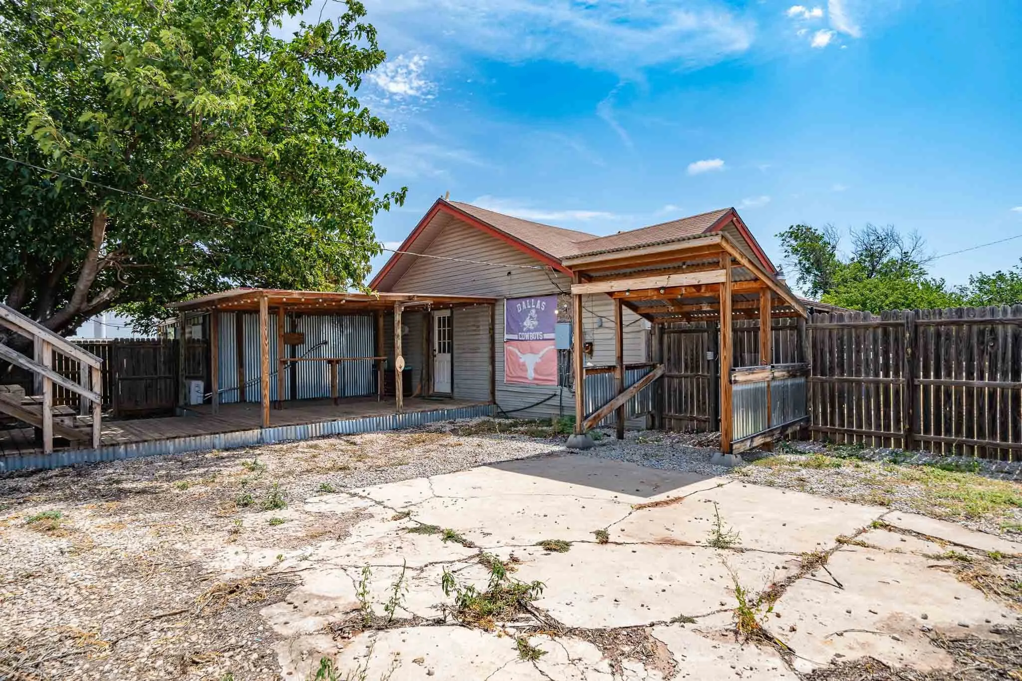Single Family Residence For Sale in Taylor County , 106 Cherry, Merkel, Texas 79536, 2 Bedroom, 2 Bathroom, Garage spaces, 952 Sqft, built in 1933, mls#21308961, Real Estate Agent in Merkel, Homes For Sale in Taylor county, Homes For Sale in Merkel, Realtor in Merkel Texas, Real Estate Brokerage Independent Realty Texas, Luminita Cordes Realtor
