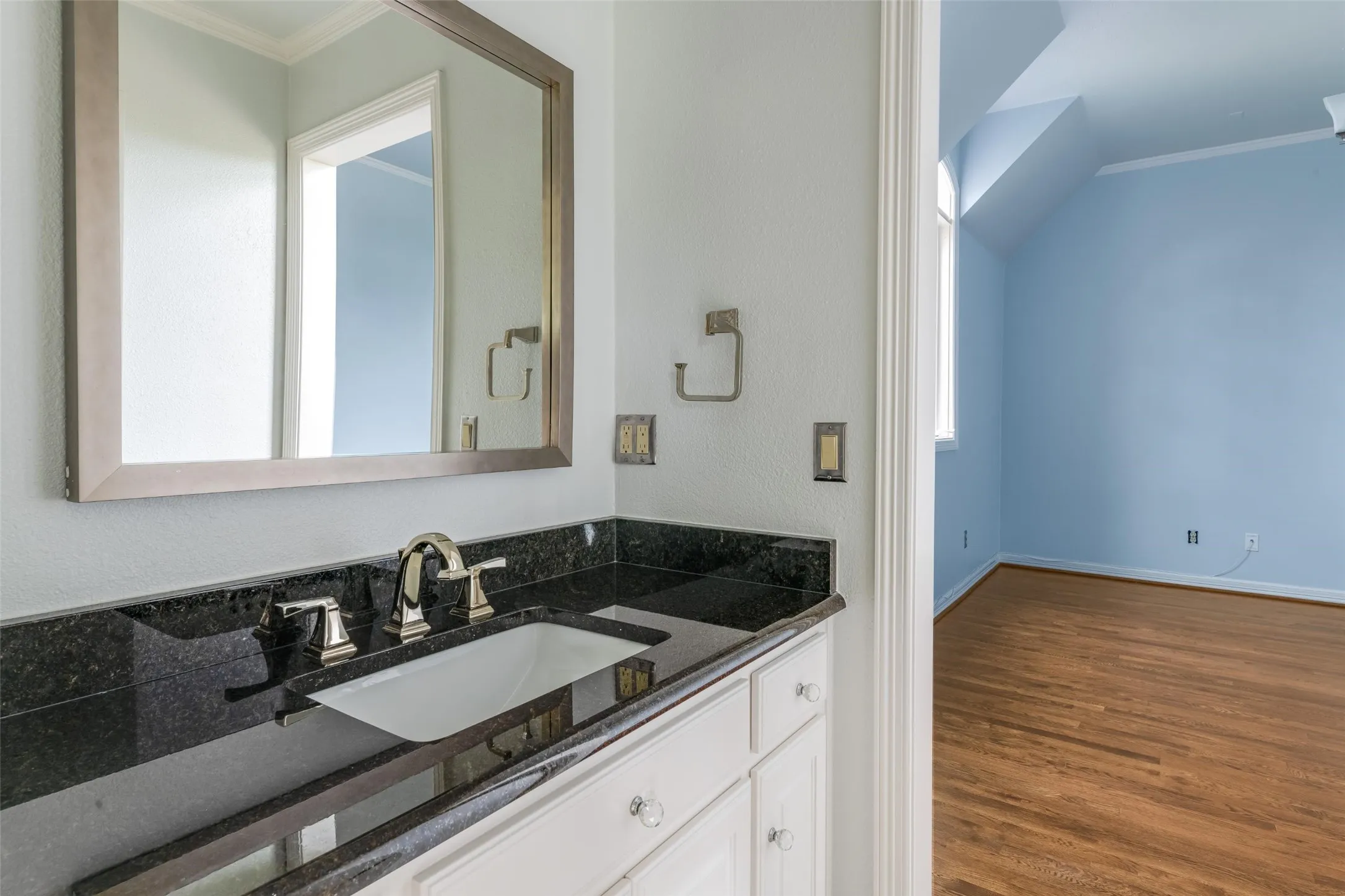 Single Family Residence For Sale in Dallas County , 10110 Betty Jane Lane, Dallas, Texas 75229, 4 Bedroom, 5 Bathroom, 3 Garage spaces, 4,695 Sqft, built in 1997, mls#21308969, Real Estate Agent in Dallas, Homes For Sale in Dallas county, Homes For Sale in Dallas, Realtor in Dallas Texas, Real Estate Brokerage Independent Realty Texas, Luminita Cordes Realtor