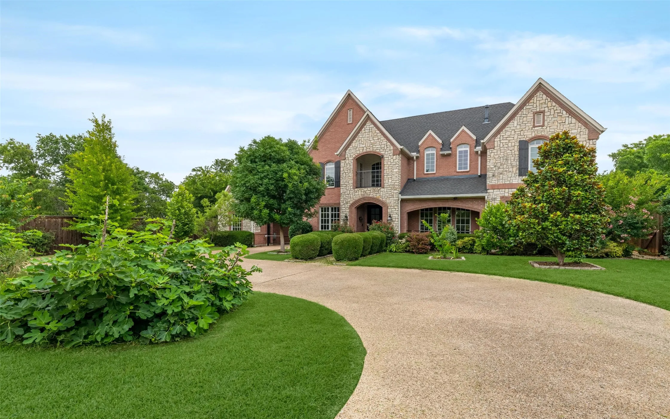 Single Family Residence For Sale in Dallas County , 10110 Betty Jane Lane, Dallas, Texas 75229, 4 Bedroom, 5 Bathroom, 3 Garage spaces, 4,695 Sqft, built in 1997, mls#21308969, Real Estate Agent in Dallas, Homes For Sale in Dallas county, Homes For Sale in Dallas, Realtor in Dallas Texas, Real Estate Brokerage Independent Realty Texas, Luminita Cordes Realtor