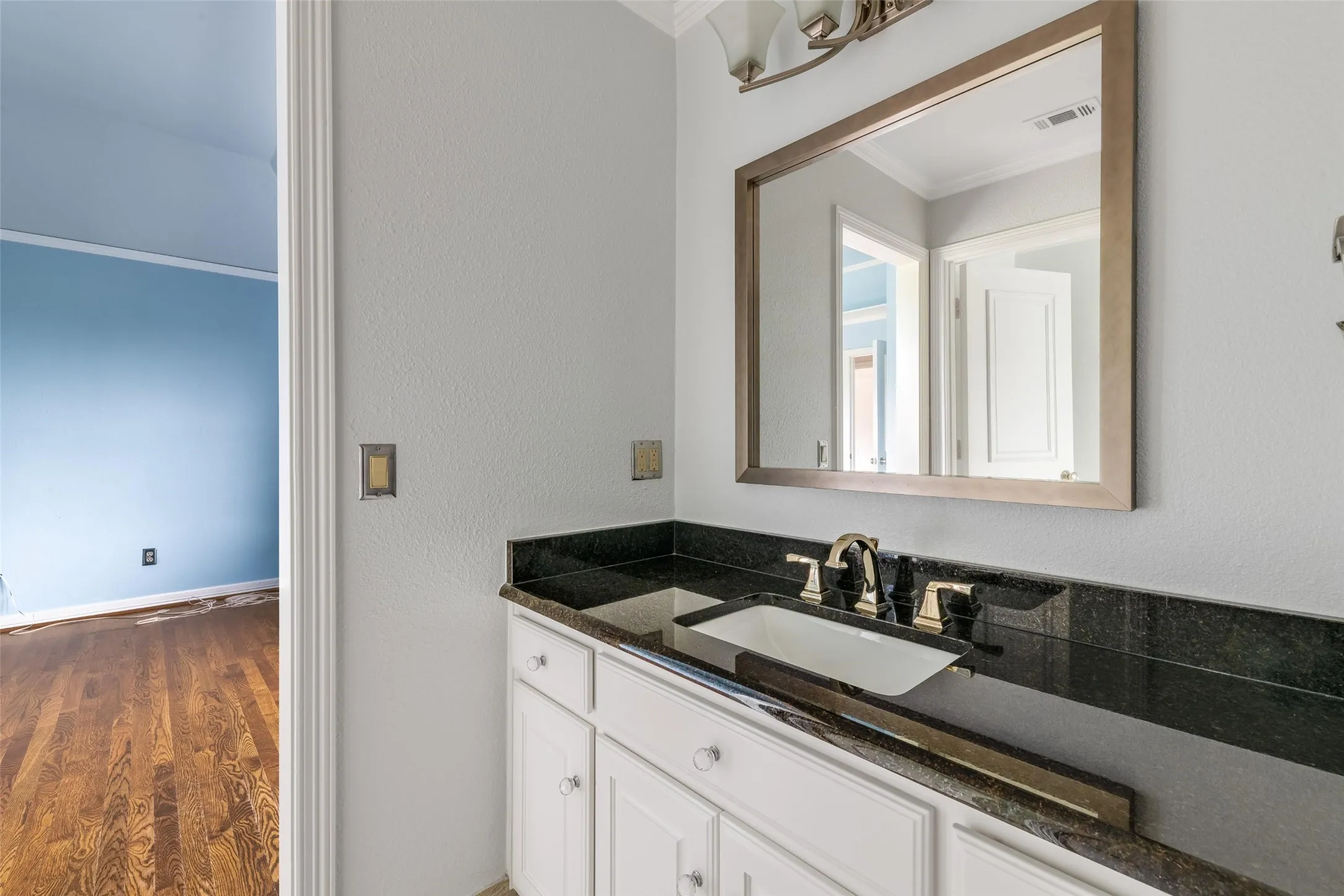 Single Family Residence For Sale in Dallas County , 10110 Betty Jane Lane, Dallas, Texas 75229, 4 Bedroom, 5 Bathroom, 3 Garage spaces, 4,695 Sqft, built in 1997, mls#21308969, Real Estate Agent in Dallas, Homes For Sale in Dallas county, Homes For Sale in Dallas, Realtor in Dallas Texas, Real Estate Brokerage Independent Realty Texas, Luminita Cordes Realtor
