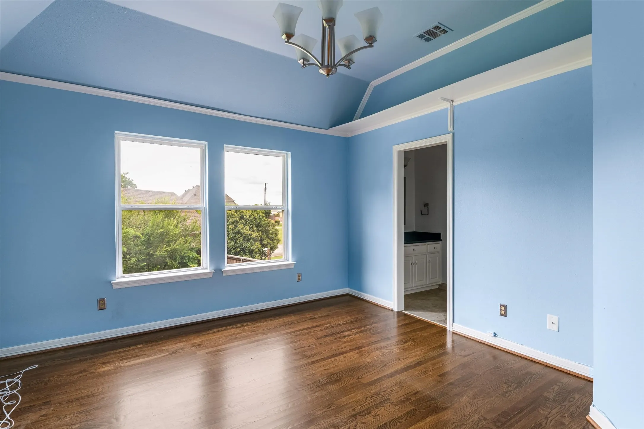 Single Family Residence For Sale in Dallas County , 10110 Betty Jane Lane, Dallas, Texas 75229, 4 Bedroom, 5 Bathroom, 3 Garage spaces, 4,695 Sqft, built in 1997, mls#21308969, Real Estate Agent in Dallas, Homes For Sale in Dallas county, Homes For Sale in Dallas, Realtor in Dallas Texas, Real Estate Brokerage Independent Realty Texas, Luminita Cordes Realtor