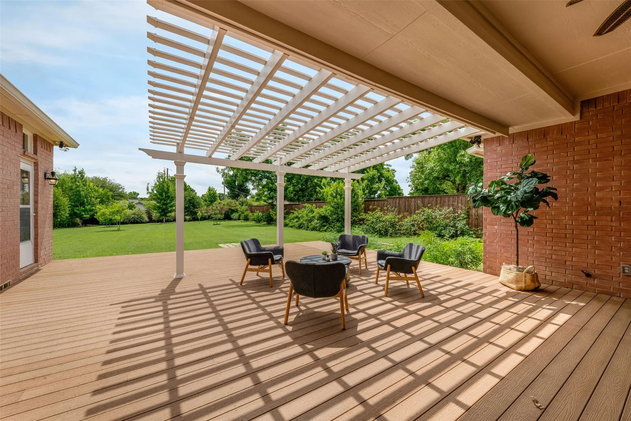 Single Family Residence For Sale in Dallas County , 10110 Betty Jane Lane, Dallas, Texas 75229, 4 Bedroom, 5 Bathroom, 3 Garage spaces, 4,695 Sqft, built in 1997, mls#21308969, Real Estate Agent in Dallas, Homes For Sale in Dallas county, Homes For Sale in Dallas, Realtor in Dallas Texas, Real Estate Brokerage Independent Realty Texas, Luminita Cordes Realtor