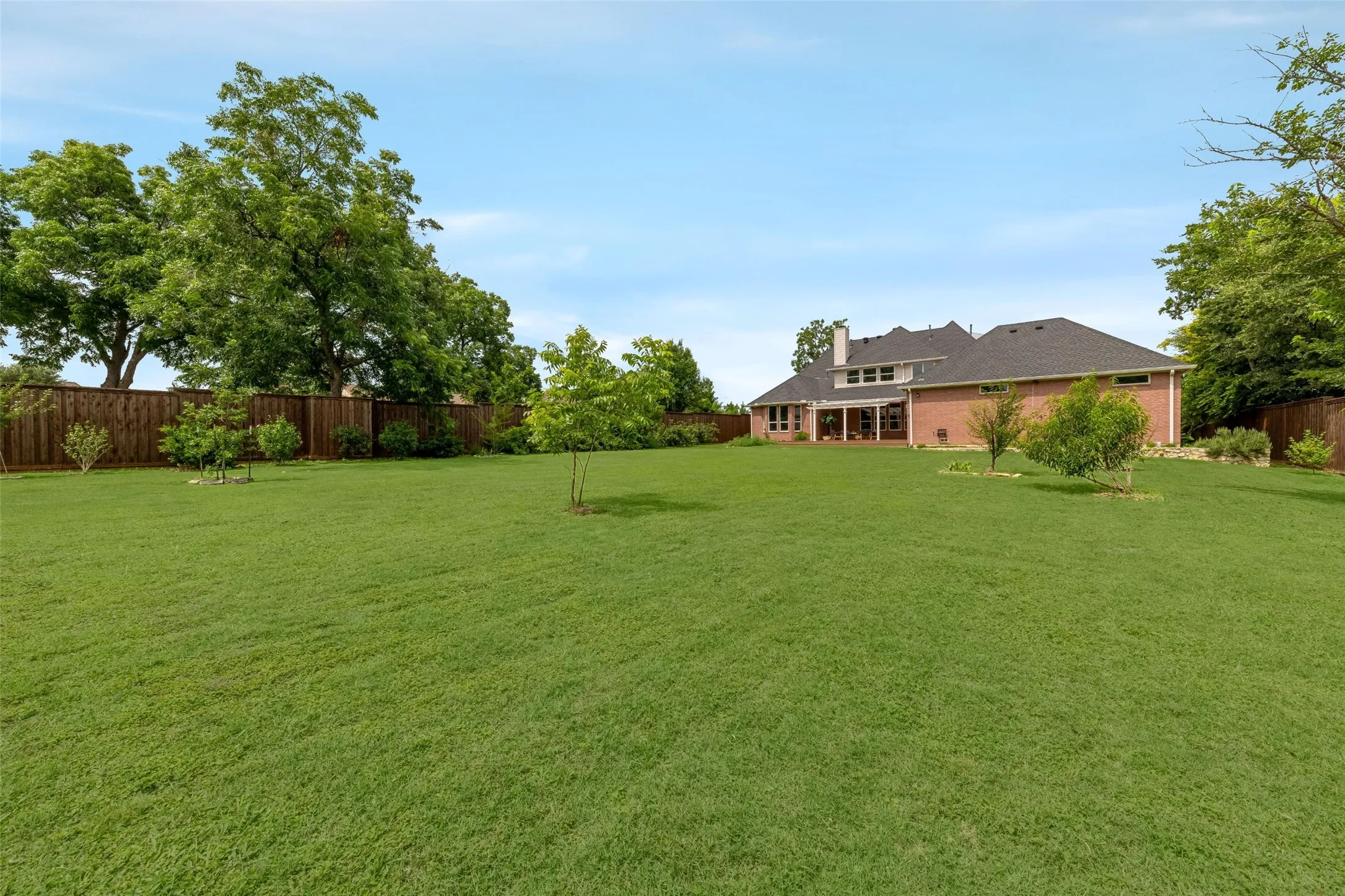 Single Family Residence For Sale in Dallas County , 10110 Betty Jane Lane, Dallas, Texas 75229, 4 Bedroom, 5 Bathroom, 3 Garage spaces, 4,695 Sqft, built in 1997, mls#21308969, Real Estate Agent in Dallas, Homes For Sale in Dallas county, Homes For Sale in Dallas, Realtor in Dallas Texas, Real Estate Brokerage Independent Realty Texas, Luminita Cordes Realtor