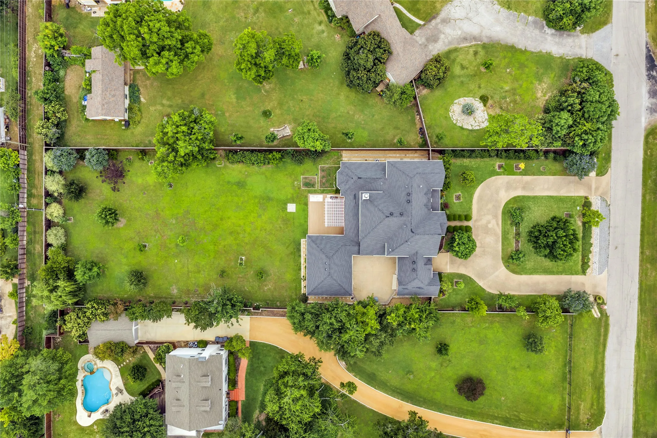 Single Family Residence For Sale in Dallas County , 10110 Betty Jane Lane, Dallas, Texas 75229, 4 Bedroom, 5 Bathroom, 3 Garage spaces, 4,695 Sqft, built in 1997, mls#21308969, Real Estate Agent in Dallas, Homes For Sale in Dallas county, Homes For Sale in Dallas, Realtor in Dallas Texas, Real Estate Brokerage Independent Realty Texas, Luminita Cordes Realtor