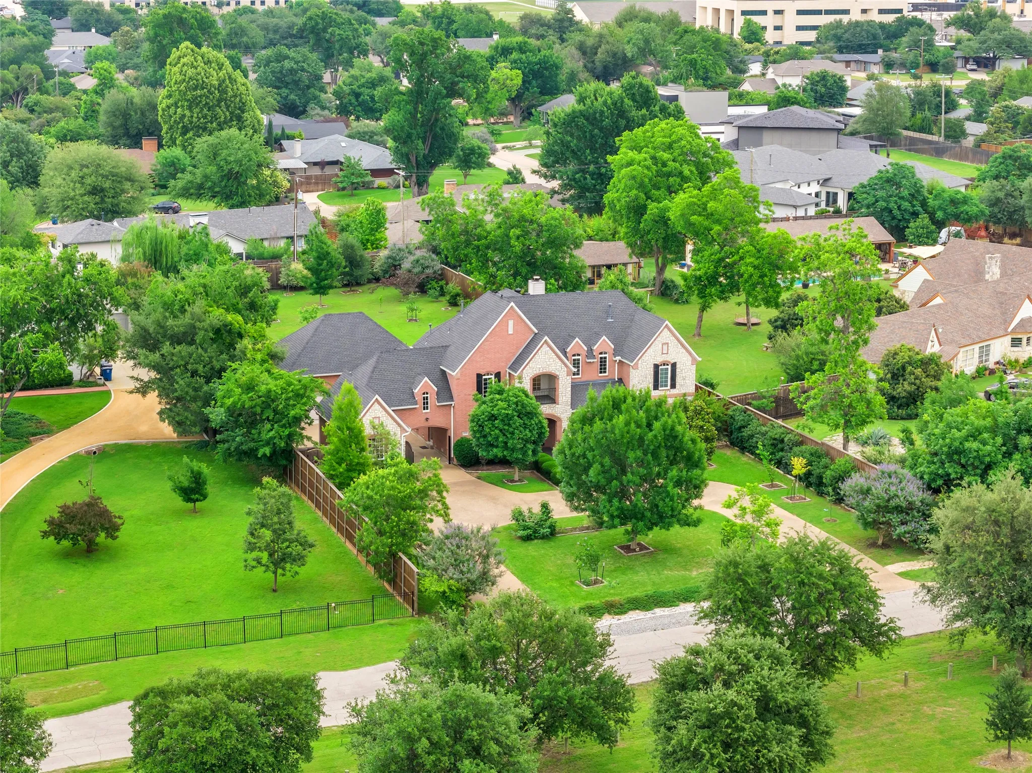 Single Family Residence For Sale in Dallas County , 10110 Betty Jane Lane, Dallas, Texas 75229, 4 Bedroom, 5 Bathroom, 3 Garage spaces, 4,695 Sqft, built in 1997, mls#21308969, Real Estate Agent in Dallas, Homes For Sale in Dallas county, Homes For Sale in Dallas, Realtor in Dallas Texas, Real Estate Brokerage Independent Realty Texas, Luminita Cordes Realtor