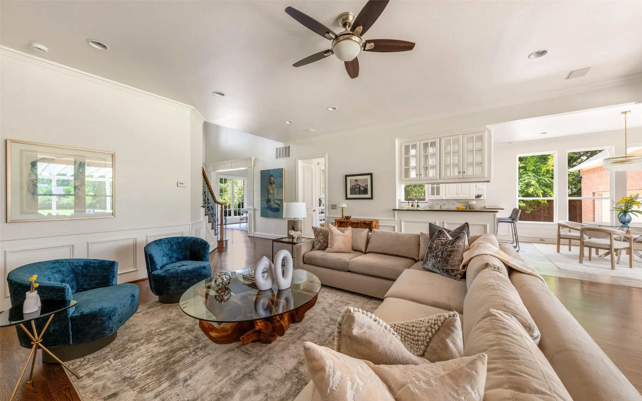 Single Family Residence For Sale in Dallas County , 10110 Betty Jane Lane, Dallas, Texas 75229, 4 Bedroom, 5 Bathroom, 3 Garage spaces, 4,695 Sqft, built in 1997, mls#21308969, Real Estate Agent in Dallas, Homes For Sale in Dallas county, Homes For Sale in Dallas, Realtor in Dallas Texas, Real Estate Brokerage Independent Realty Texas, Luminita Cordes Realtor