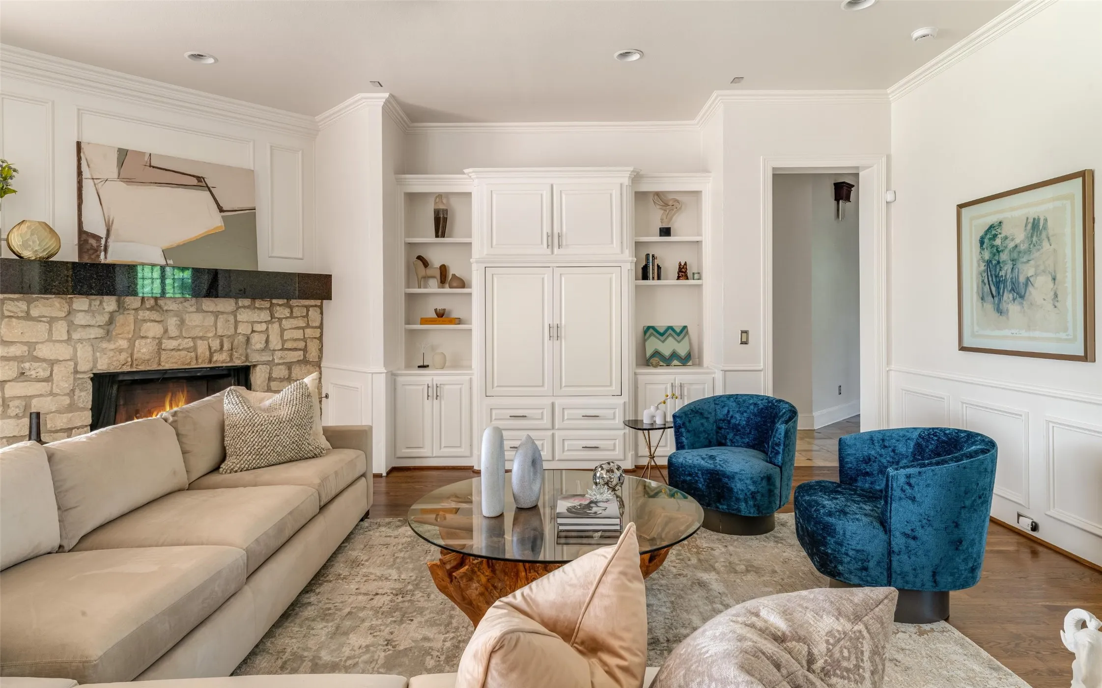 Single Family Residence For Sale in Dallas County , 10110 Betty Jane Lane, Dallas, Texas 75229, 4 Bedroom, 5 Bathroom, 3 Garage spaces, 4,695 Sqft, built in 1997, mls#21308969, Real Estate Agent in Dallas, Homes For Sale in Dallas county, Homes For Sale in Dallas, Realtor in Dallas Texas, Real Estate Brokerage Independent Realty Texas, Luminita Cordes Realtor