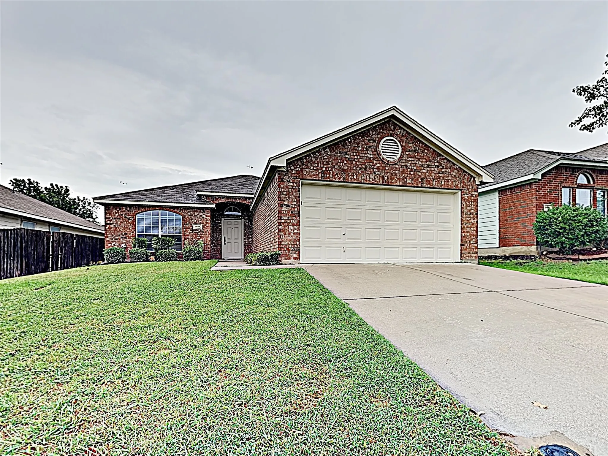 Single Family Residence For Sale in Tarrant County , 14104 Esperanza Drive, Fort Worth, Texas 76052, 3 Bedroom, 2 Bathroom, 2 Garage spaces, 1,584 Sqft, built in 2005, mls#21308917, Real Estate Agent in Fort Worth, Homes For Sale in Tarrant county, Homes For Sale in Fort Worth, Realtor in Fort Worth Texas, Real Estate Brokerage Independent Realty Texas, Luminita Cordes Realtor