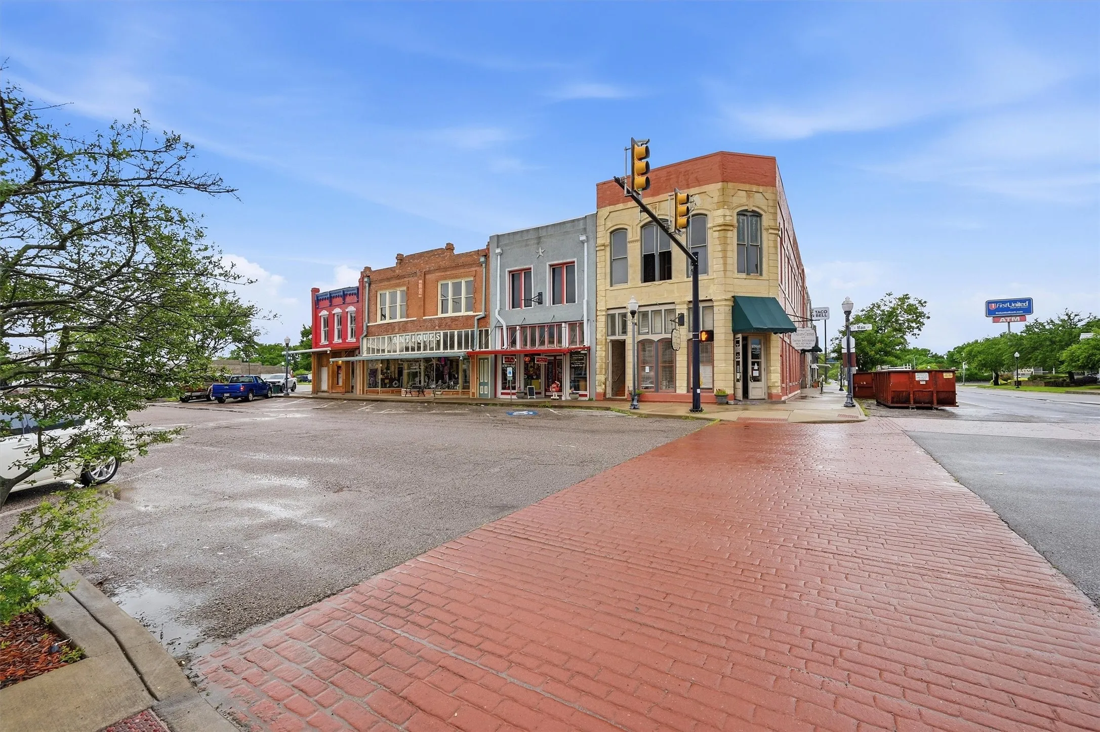 Retail For Sale in Fannin County , 321 N Main Street, Bonham, Texas 75418, 0, 0, Garage spaces, 9,208 Sqft, built in 1890, mls#21307776, Real Estate Agent in Bonham, Homes For Sale in Fannin county, Homes For Sale in Bonham, Realtor in Bonham Texas, Real Estate Brokerage Independent Realty Texas, Luminita Cordes Realtor