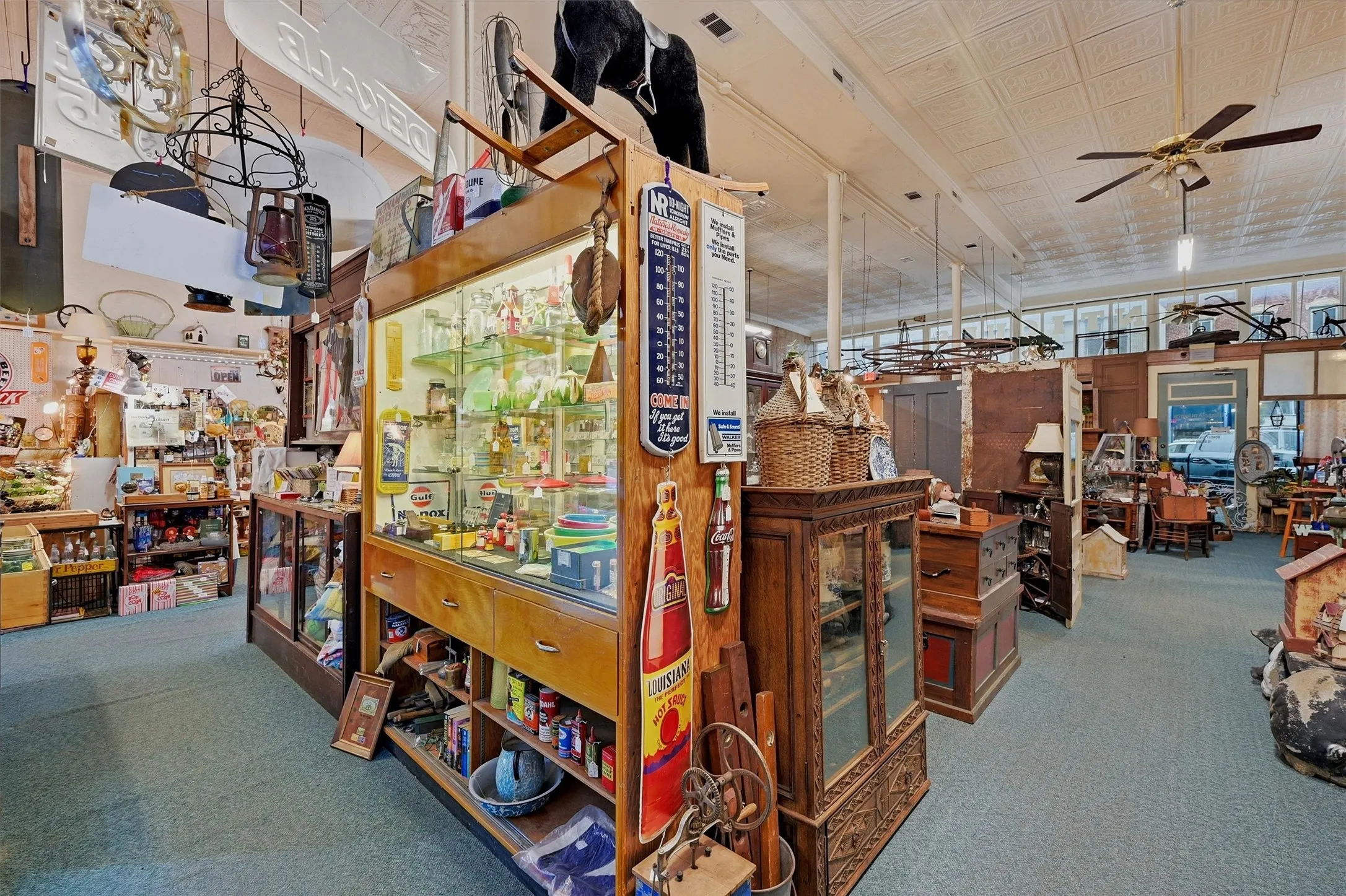 Retail For Sale in Fannin County , 321 N Main Street, Bonham, Texas 75418, 0, 0, Garage spaces, 9,208 Sqft, built in 1890, mls#21307776, Real Estate Agent in Bonham, Homes For Sale in Fannin county, Homes For Sale in Bonham, Realtor in Bonham Texas, Real Estate Brokerage Independent Realty Texas, Luminita Cordes Realtor