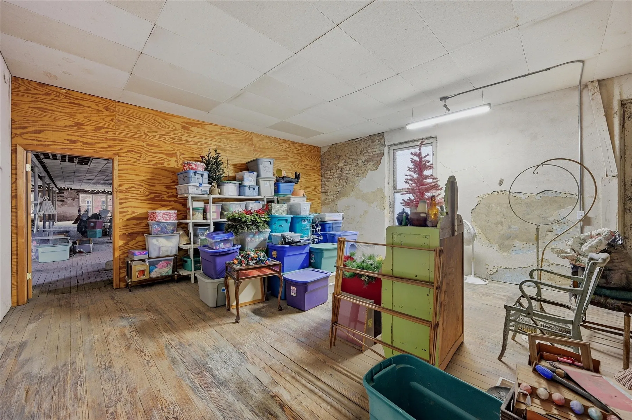Retail For Sale in Fannin County , 321 N Main Street, Bonham, Texas 75418, 0, 0, Garage spaces, 9,208 Sqft, built in 1890, mls#21307776, Real Estate Agent in Bonham, Homes For Sale in Fannin county, Homes For Sale in Bonham, Realtor in Bonham Texas, Real Estate Brokerage Independent Realty Texas, Luminita Cordes Realtor