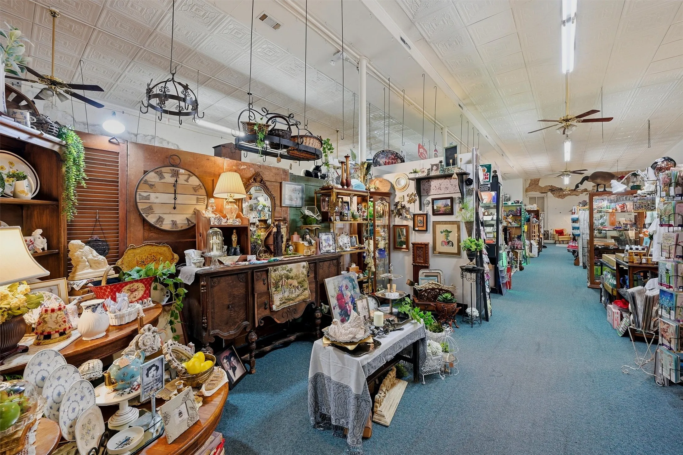 Retail For Sale in Fannin County , 321 N Main Street, Bonham, Texas 75418, 0, 0, Garage spaces, 9,208 Sqft, built in 1890, mls#21307776, Real Estate Agent in Bonham, Homes For Sale in Fannin county, Homes For Sale in Bonham, Realtor in Bonham Texas, Real Estate Brokerage Independent Realty Texas, Luminita Cordes Realtor