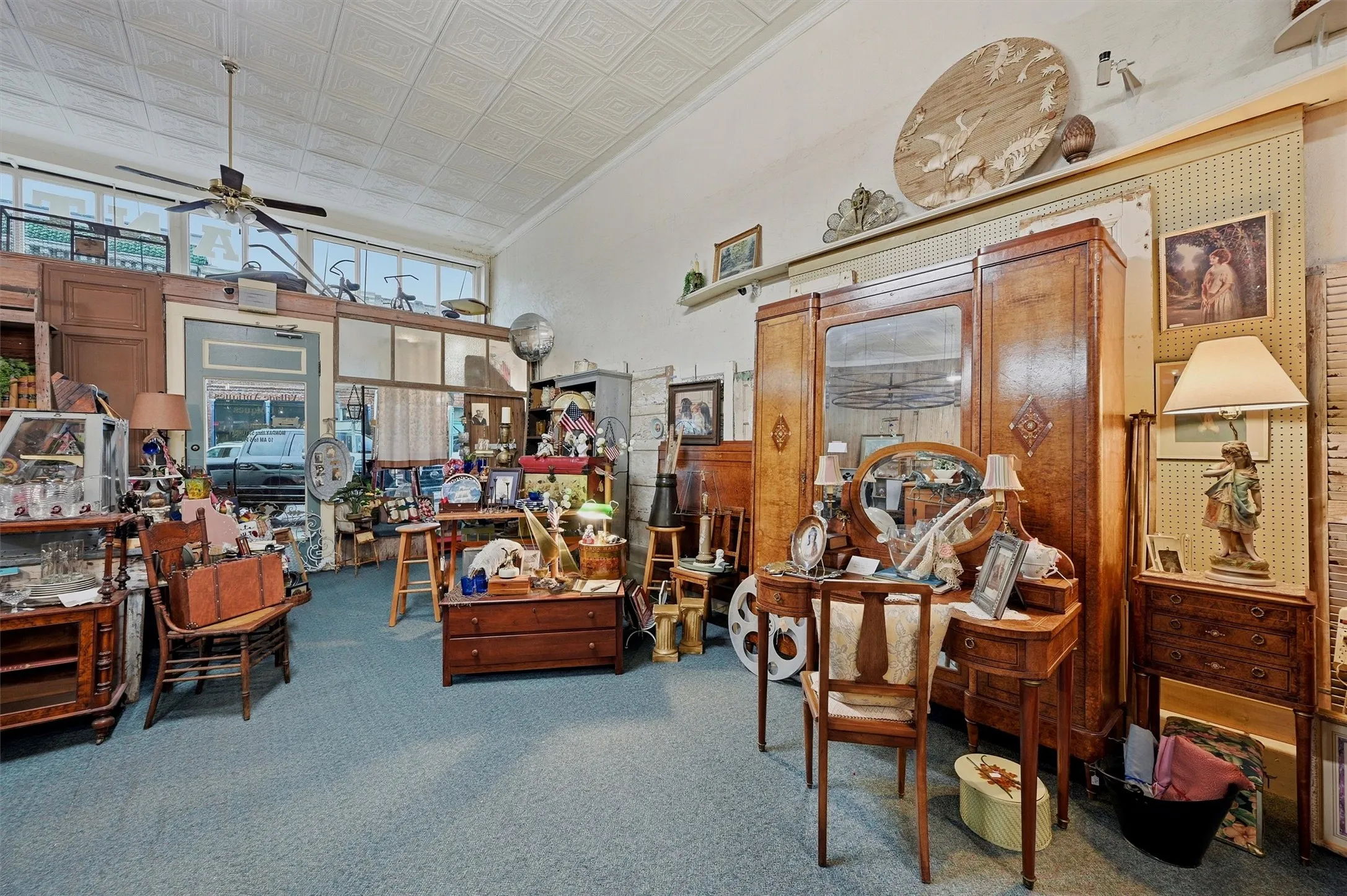 Retail For Sale in Fannin County , 321 N Main Street, Bonham, Texas 75418, 0, 0, Garage spaces, 9,208 Sqft, built in 1890, mls#21307776, Real Estate Agent in Bonham, Homes For Sale in Fannin county, Homes For Sale in Bonham, Realtor in Bonham Texas, Real Estate Brokerage Independent Realty Texas, Luminita Cordes Realtor