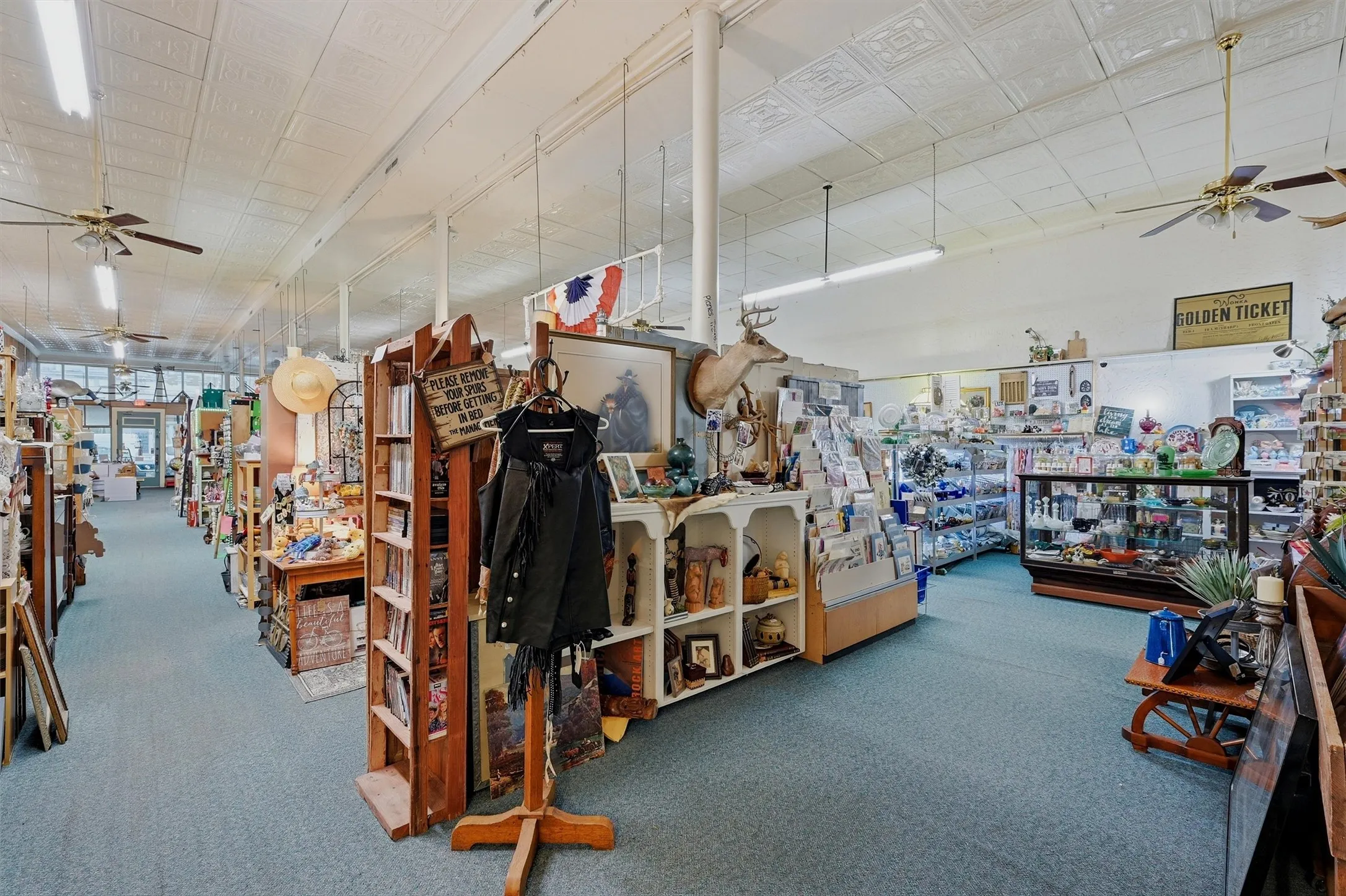 Retail For Sale in Fannin County , 321 N Main Street, Bonham, Texas 75418, 0, 0, Garage spaces, 9,208 Sqft, built in 1890, mls#21307776, Real Estate Agent in Bonham, Homes For Sale in Fannin county, Homes For Sale in Bonham, Realtor in Bonham Texas, Real Estate Brokerage Independent Realty Texas, Luminita Cordes Realtor
