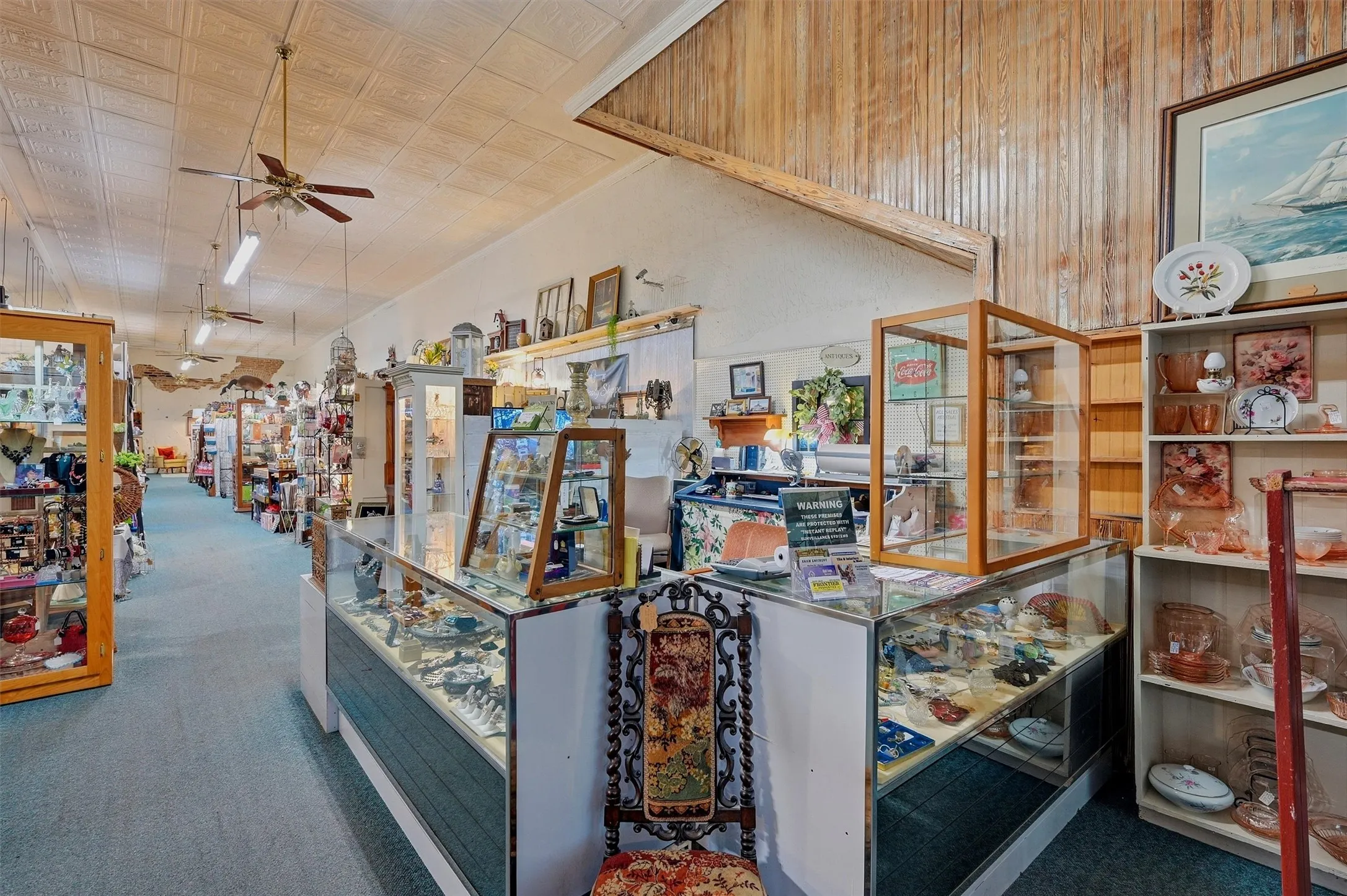 Retail For Sale in Fannin County , 321 N Main Street, Bonham, Texas 75418, 0, 0, Garage spaces, 9,208 Sqft, built in 1890, mls#21307776, Real Estate Agent in Bonham, Homes For Sale in Fannin county, Homes For Sale in Bonham, Realtor in Bonham Texas, Real Estate Brokerage Independent Realty Texas, Luminita Cordes Realtor