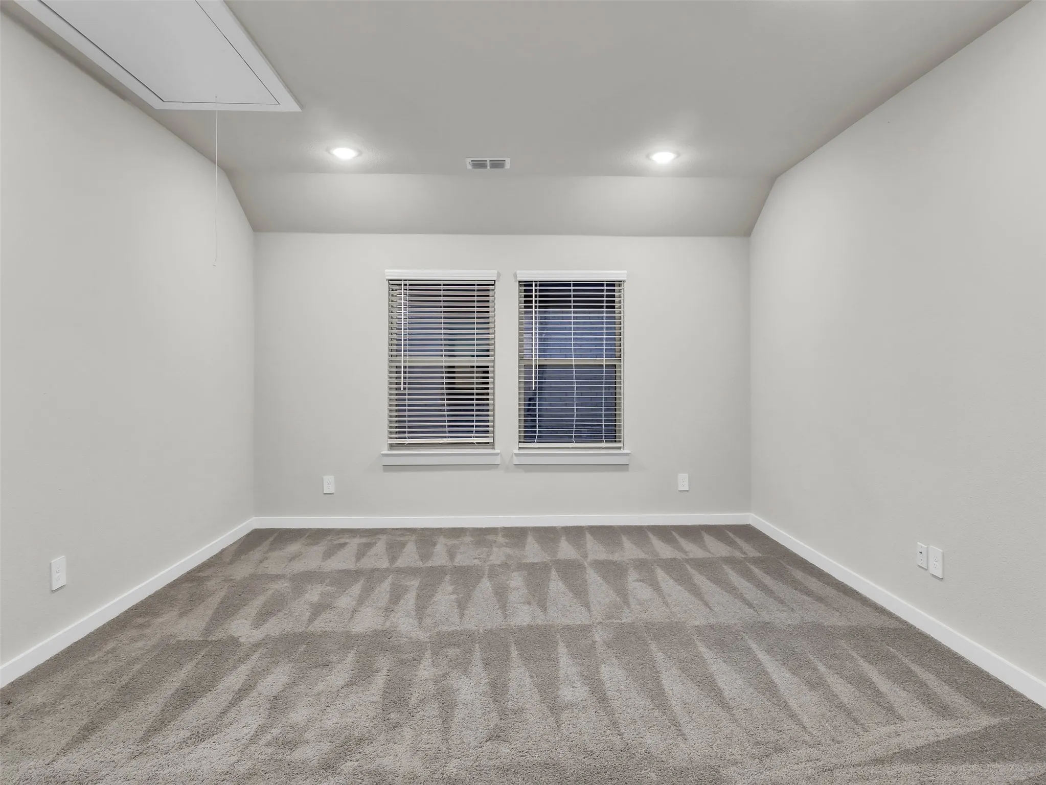 Single Family Residence For Sale in Collin County , 2214 Spring Side Drive, Royse City, Texas 75189, 4 Bedroom, 3 Bathroom, 2 Garage spaces, 2,184 Sqft, built in 2022, mls#21306995, Real Estate Agent in Royse City, Homes For Sale in Collin county, Homes For Sale in Royse City, Realtor in Royse City Texas, Real Estate Brokerage Independent Realty Texas, Luminita Cordes Realtor