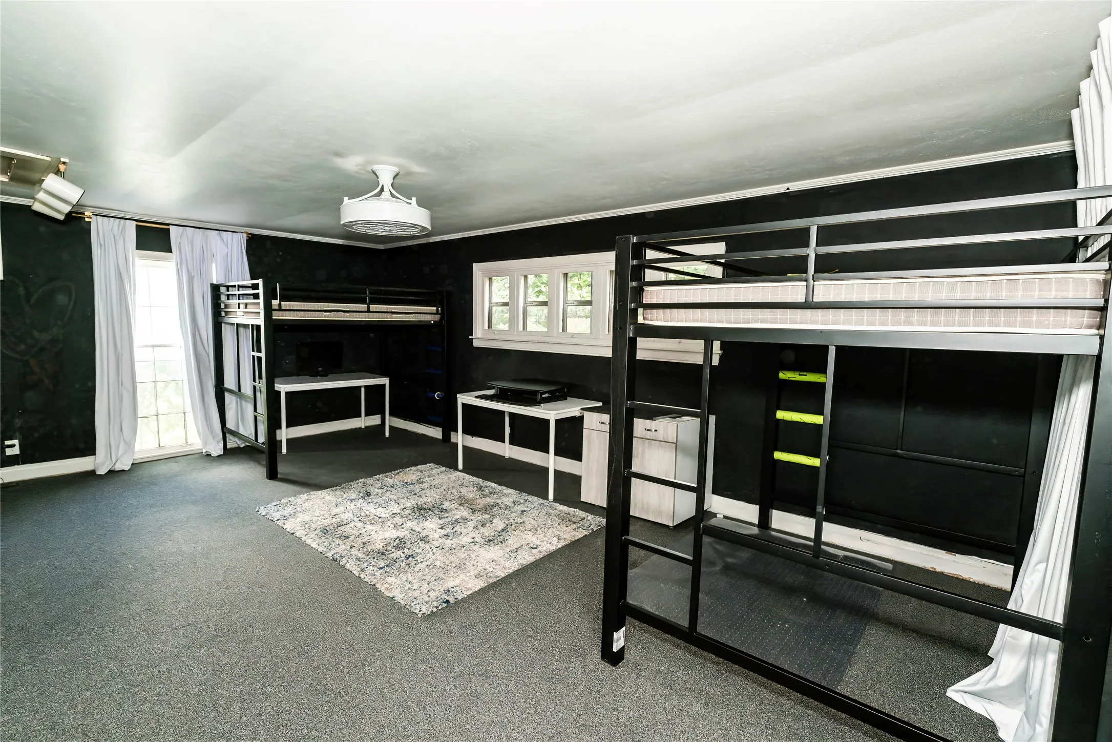 Single Family Residence For Sale in Montague County , 706 E Highway 82, Nocona, Texas 76255, 2 Bedroom, 1 Bathroom, Garage spaces, 1,275 Sqft, built in 1945, mls#21308902, Real Estate Agent in Nocona, Homes For Sale in Montague county, Homes For Sale in Nocona, Realtor in Nocona Texas, Real Estate Brokerage Independent Realty Texas, Luminita Cordes Realtor