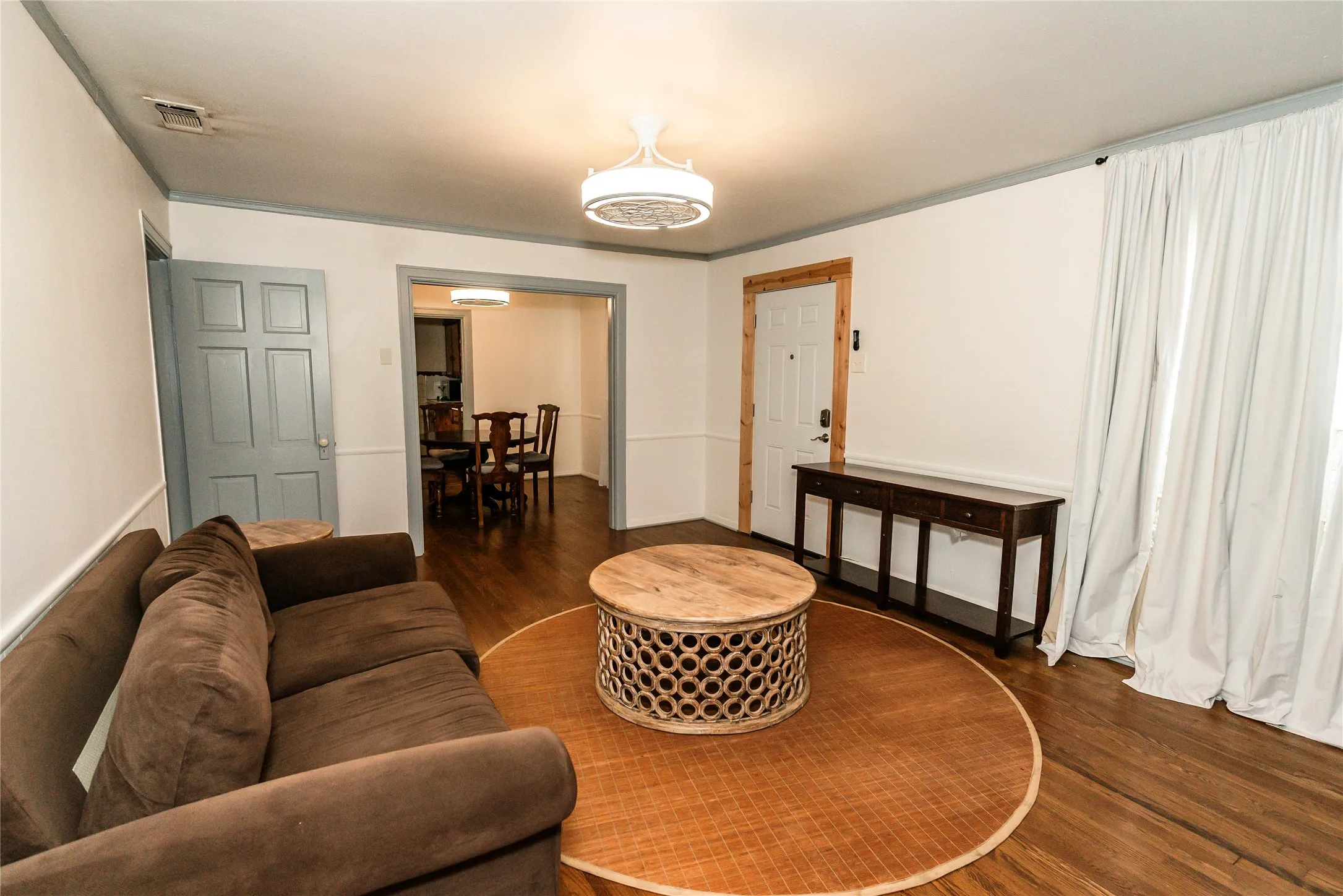 Single Family Residence For Sale in Montague County , 706 E Highway 82, Nocona, Texas 76255, 2 Bedroom, 1 Bathroom, Garage spaces, 1,275 Sqft, built in 1945, mls#21308902, Real Estate Agent in Nocona, Homes For Sale in Montague county, Homes For Sale in Nocona, Realtor in Nocona Texas, Real Estate Brokerage Independent Realty Texas, Luminita Cordes Realtor