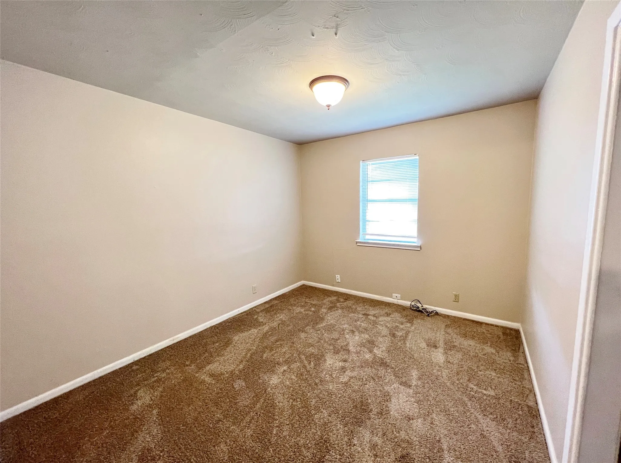 Single Family Residence For Rent in Denton County , 3909 Atlas Drive, Denton, Texas 76209, 3 Bedroom, 1 Bathroom, Garage spaces, 1,016 Sqft, built in 1965, mls#21309030, Real Estate Agent in Denton, Homes For Rent in Denton county, Homes For Rent in Denton, Realtor in Denton Texas, Real Estate Brokerage Independent Realty Texas, Luminita Cordes Realtor