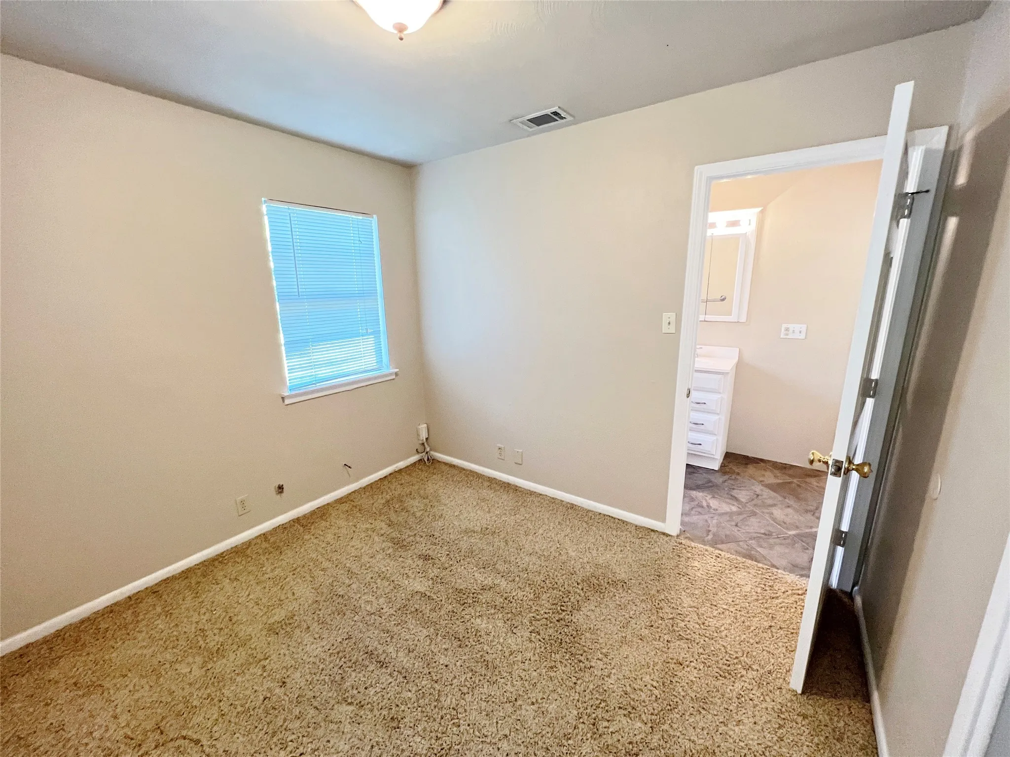 Single Family Residence For Rent in Denton County , 3909 Atlas Drive, Denton, Texas 76209, 3 Bedroom, 1 Bathroom, Garage spaces, 1,016 Sqft, built in 1965, mls#21309030, Real Estate Agent in Denton, Homes For Rent in Denton county, Homes For Rent in Denton, Realtor in Denton Texas, Real Estate Brokerage Independent Realty Texas, Luminita Cordes Realtor