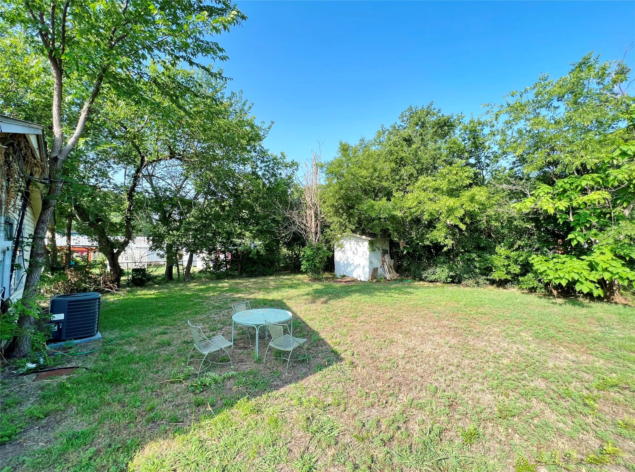 Single Family Residence For Rent in Denton County , 3909 Atlas Drive, Denton, Texas 76209, 3 Bedroom, 1 Bathroom, Garage spaces, 1,016 Sqft, built in 1965, mls#21309030, Real Estate Agent in Denton, Homes For Rent in Denton county, Homes For Rent in Denton, Realtor in Denton Texas, Real Estate Brokerage Independent Realty Texas, Luminita Cordes Realtor