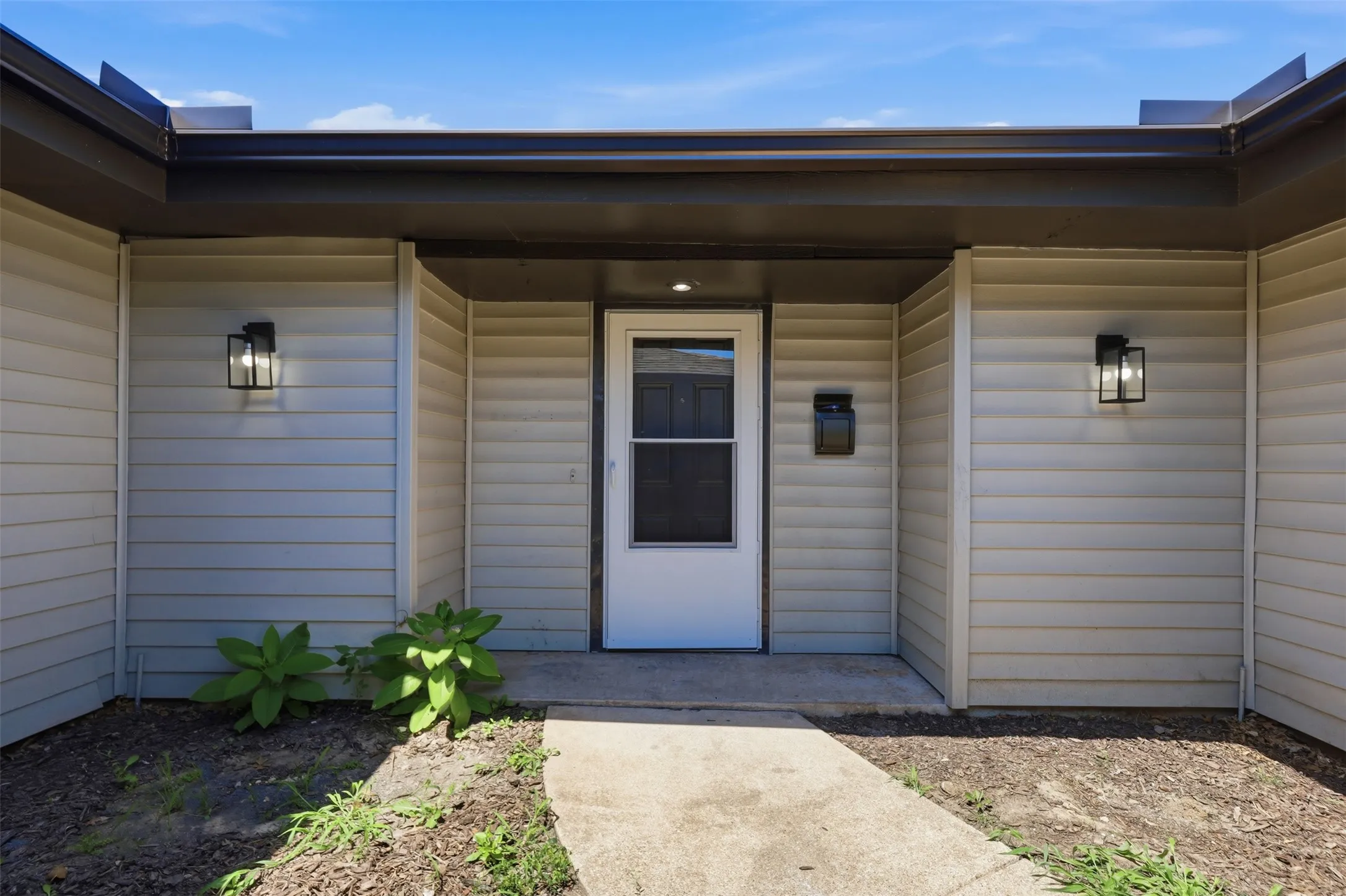 Duplex For Rent in Tarrant County , 4351 Altamesa Boulevard, Fort Worth, Texas 76133, 3 Bedroom, 2 Bathroom, 2 Garage spaces, 1,580 Sqft, built in 1976, mls#21308975, Real Estate Agent in Fort Worth, Homes For Rent in Tarrant county, Homes For Rent in Fort Worth, Realtor in Fort Worth Texas, Real Estate Brokerage Independent Realty Texas, Luminita Cordes Realtor