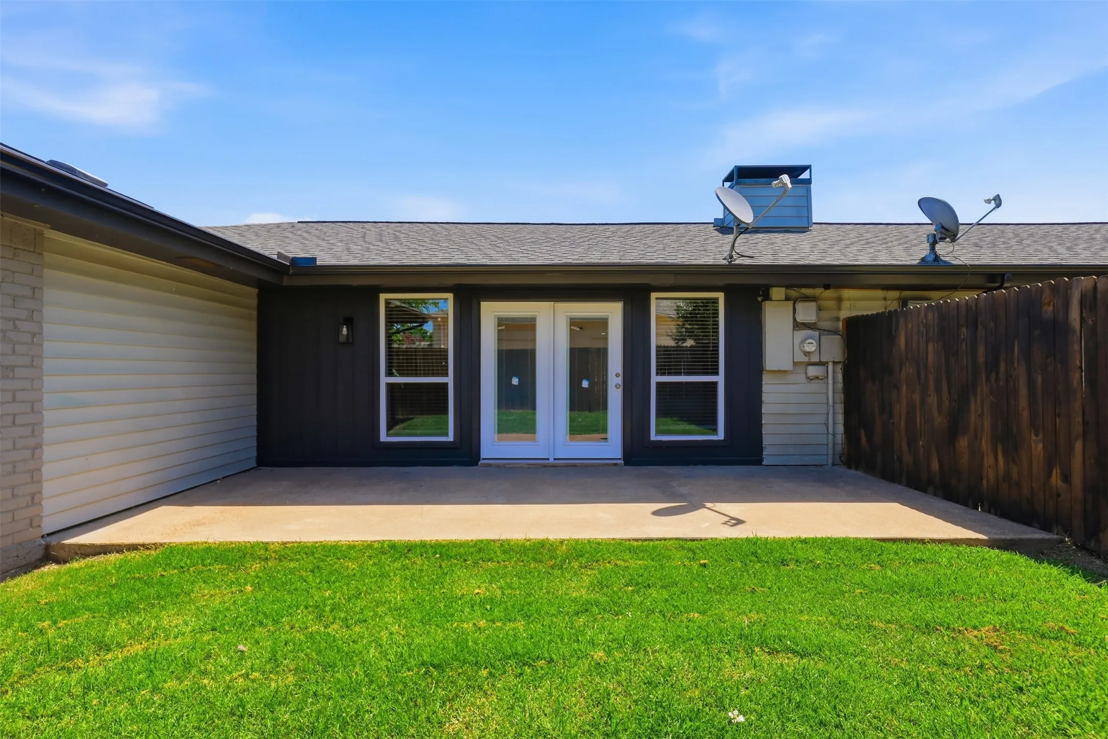 Duplex For Rent in Tarrant County , 4351 Altamesa Boulevard, Fort Worth, Texas 76133, 3 Bedroom, 2 Bathroom, 2 Garage spaces, 1,580 Sqft, built in 1976, mls#21308975, Real Estate Agent in Fort Worth, Homes For Rent in Tarrant county, Homes For Rent in Fort Worth, Realtor in Fort Worth Texas, Real Estate Brokerage Independent Realty Texas, Luminita Cordes Realtor