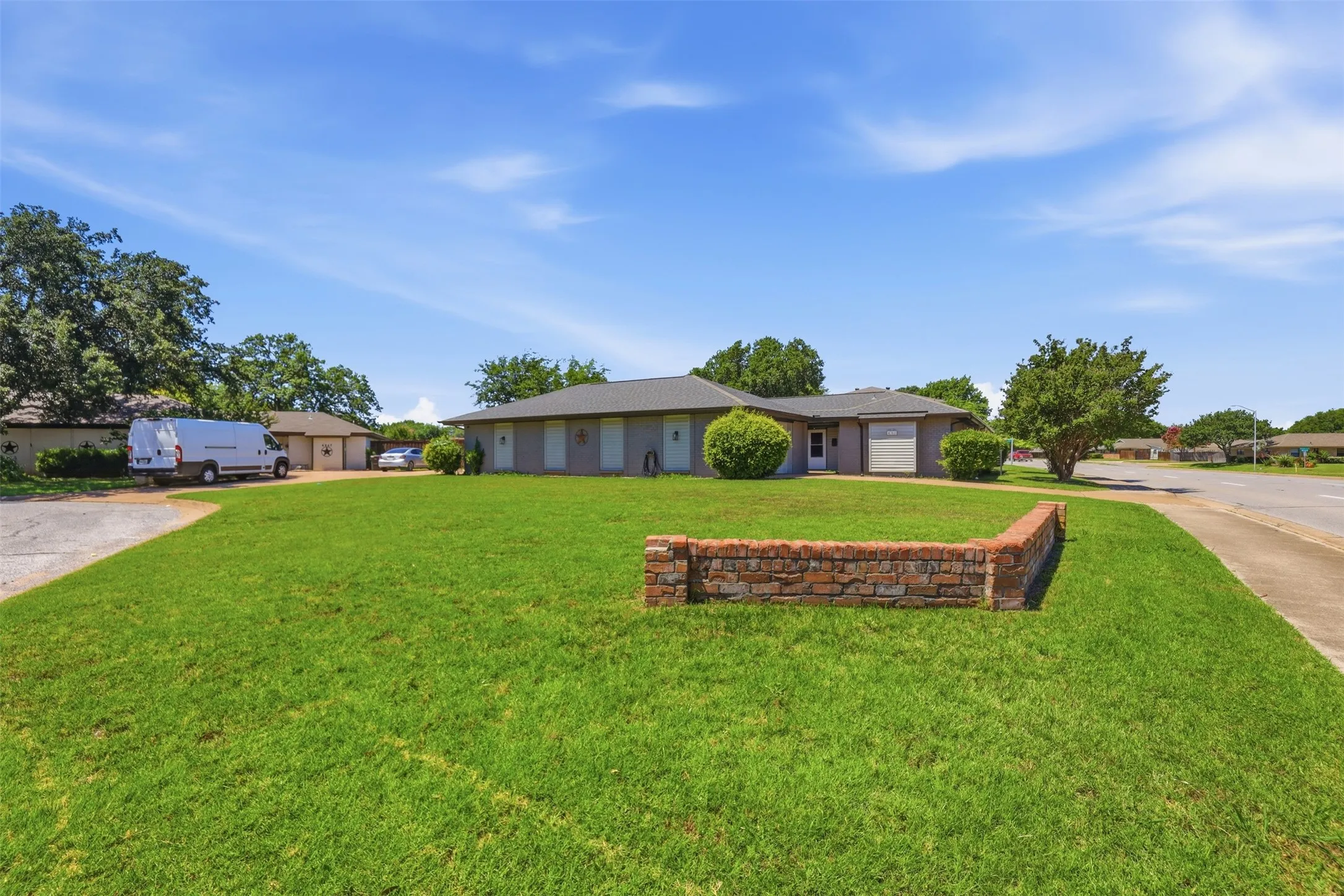 Duplex For Rent in Tarrant County , 4351 Altamesa Boulevard, Fort Worth, Texas 76133, 3 Bedroom, 2 Bathroom, 2 Garage spaces, 1,580 Sqft, built in 1976, mls#21308975, Real Estate Agent in Fort Worth, Homes For Rent in Tarrant county, Homes For Rent in Fort Worth, Realtor in Fort Worth Texas, Real Estate Brokerage Independent Realty Texas, Luminita Cordes Realtor
