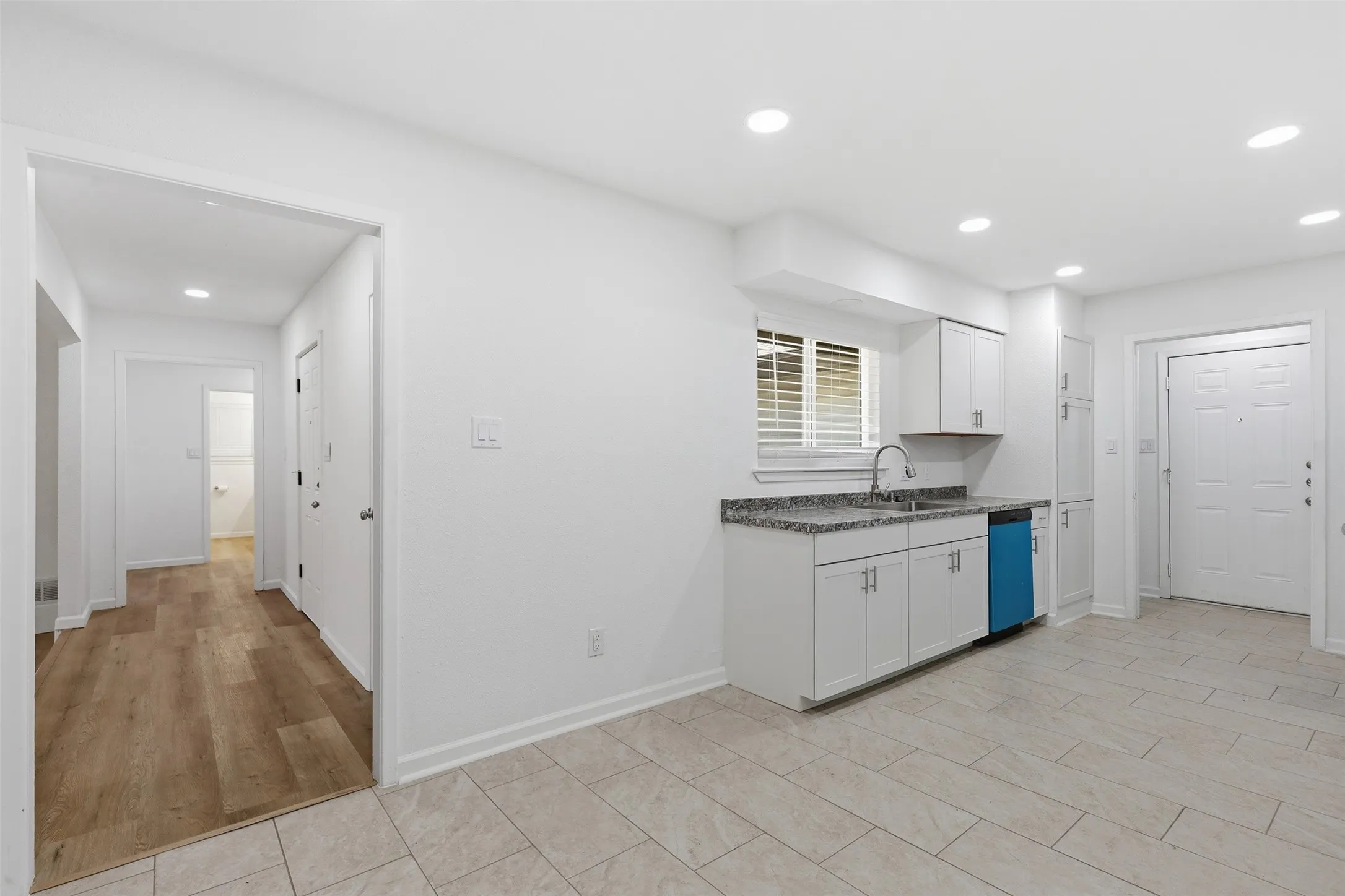 Duplex For Rent in Tarrant County , 4351 Altamesa Boulevard, Fort Worth, Texas 76133, 3 Bedroom, 2 Bathroom, 2 Garage spaces, 1,580 Sqft, built in 1976, mls#21308975, Real Estate Agent in Fort Worth, Homes For Rent in Tarrant county, Homes For Rent in Fort Worth, Realtor in Fort Worth Texas, Real Estate Brokerage Independent Realty Texas, Luminita Cordes Realtor