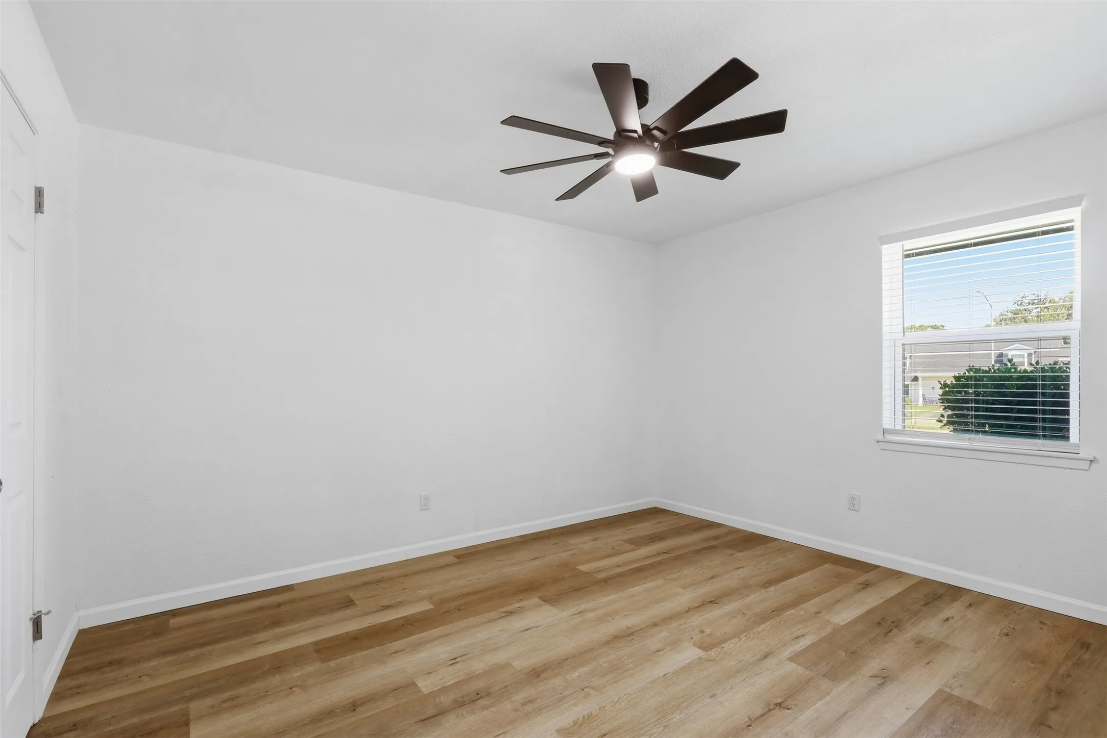 Duplex For Rent in Tarrant County , 4351 Altamesa Boulevard, Fort Worth, Texas 76133, 3 Bedroom, 2 Bathroom, 2 Garage spaces, 1,580 Sqft, built in 1976, mls#21308975, Real Estate Agent in Fort Worth, Homes For Rent in Tarrant county, Homes For Rent in Fort Worth, Realtor in Fort Worth Texas, Real Estate Brokerage Independent Realty Texas, Luminita Cordes Realtor