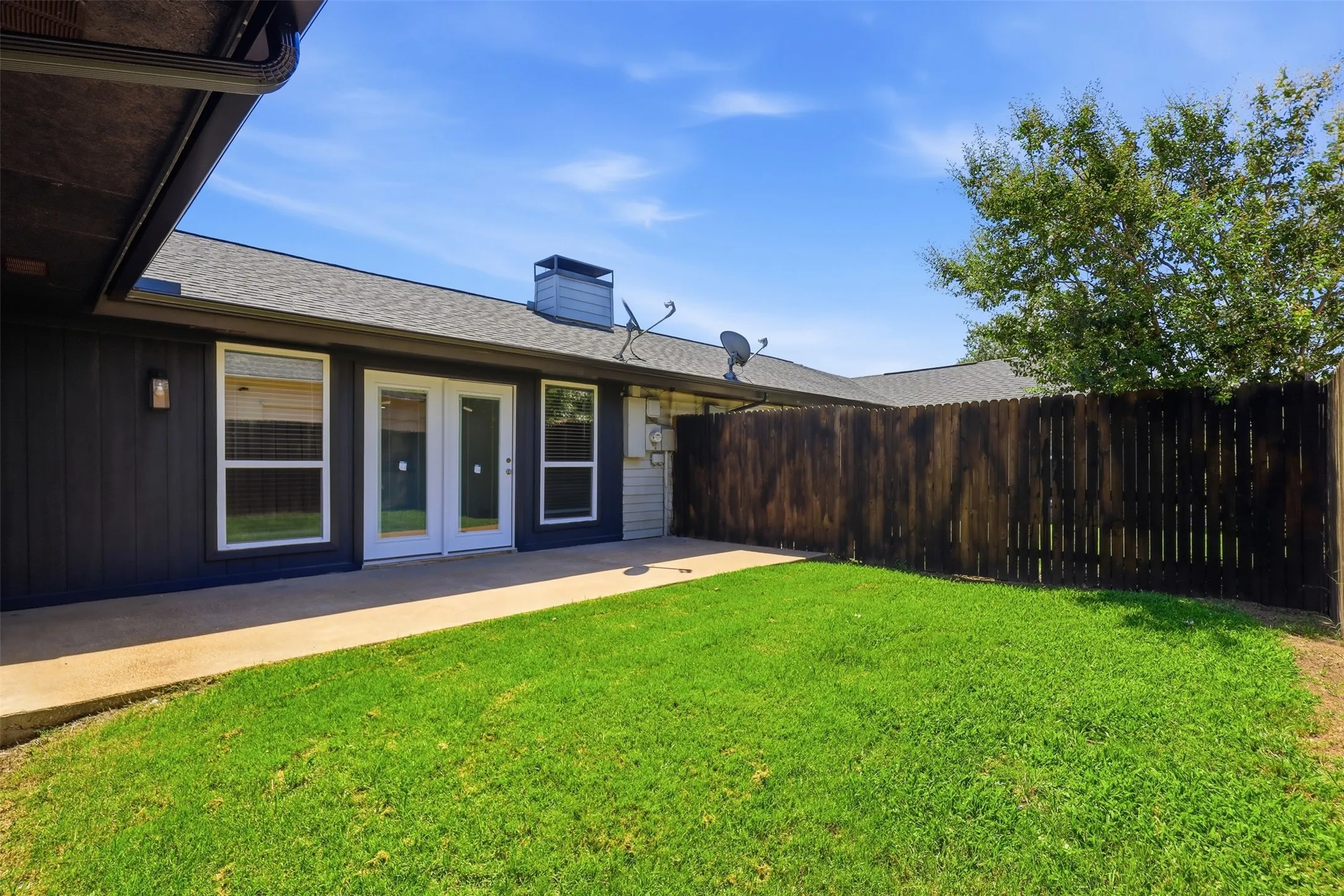 Duplex For Rent in Tarrant County , 4351 Altamesa Boulevard, Fort Worth, Texas 76133, 3 Bedroom, 2 Bathroom, 2 Garage spaces, 1,580 Sqft, built in 1976, mls#21308975, Real Estate Agent in Fort Worth, Homes For Rent in Tarrant county, Homes For Rent in Fort Worth, Realtor in Fort Worth Texas, Real Estate Brokerage Independent Realty Texas, Luminita Cordes Realtor