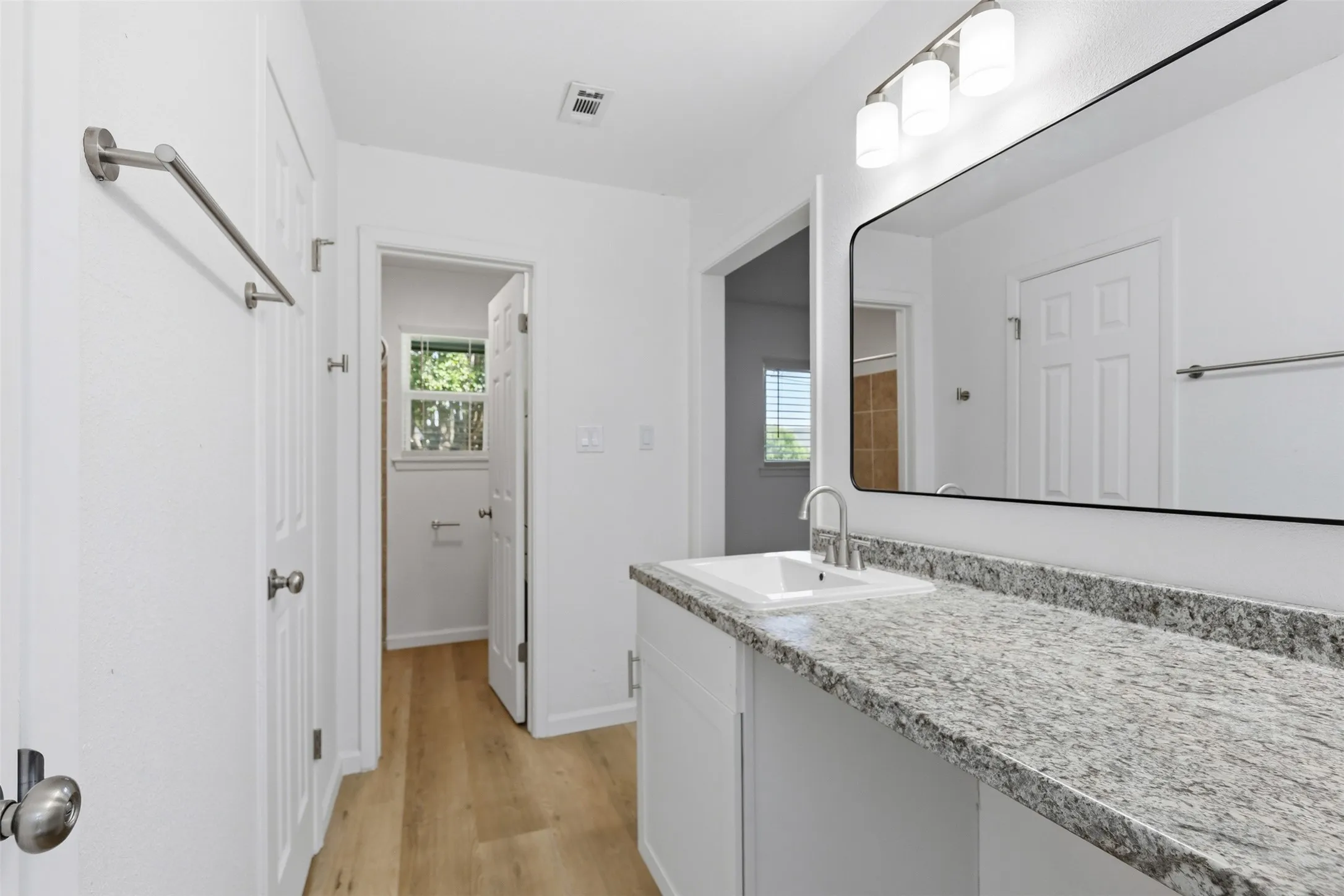 Duplex For Rent in Tarrant County , 4351 Altamesa Boulevard, Fort Worth, Texas 76133, 3 Bedroom, 2 Bathroom, 2 Garage spaces, 1,580 Sqft, built in 1976, mls#21308975, Real Estate Agent in Fort Worth, Homes For Rent in Tarrant county, Homes For Rent in Fort Worth, Realtor in Fort Worth Texas, Real Estate Brokerage Independent Realty Texas, Luminita Cordes Realtor