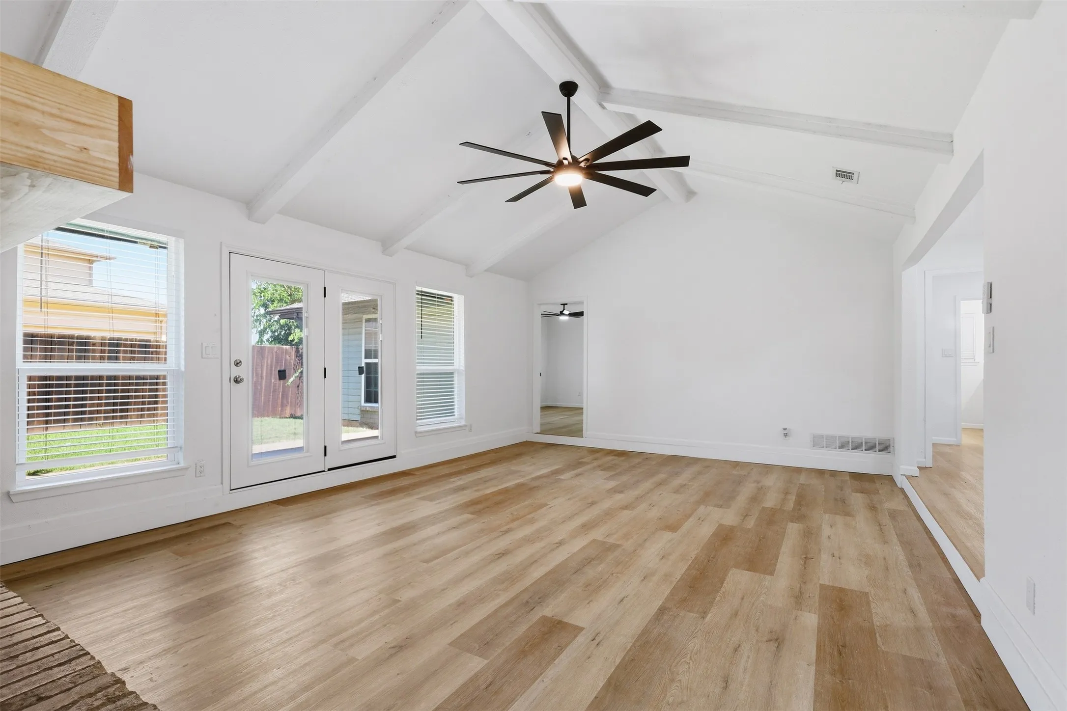 Duplex For Rent in Tarrant County , 4351 Altamesa Boulevard, Fort Worth, Texas 76133, 3 Bedroom, 2 Bathroom, 2 Garage spaces, 1,580 Sqft, built in 1976, mls#21308975, Real Estate Agent in Fort Worth, Homes For Rent in Tarrant county, Homes For Rent in Fort Worth, Realtor in Fort Worth Texas, Real Estate Brokerage Independent Realty Texas, Luminita Cordes Realtor