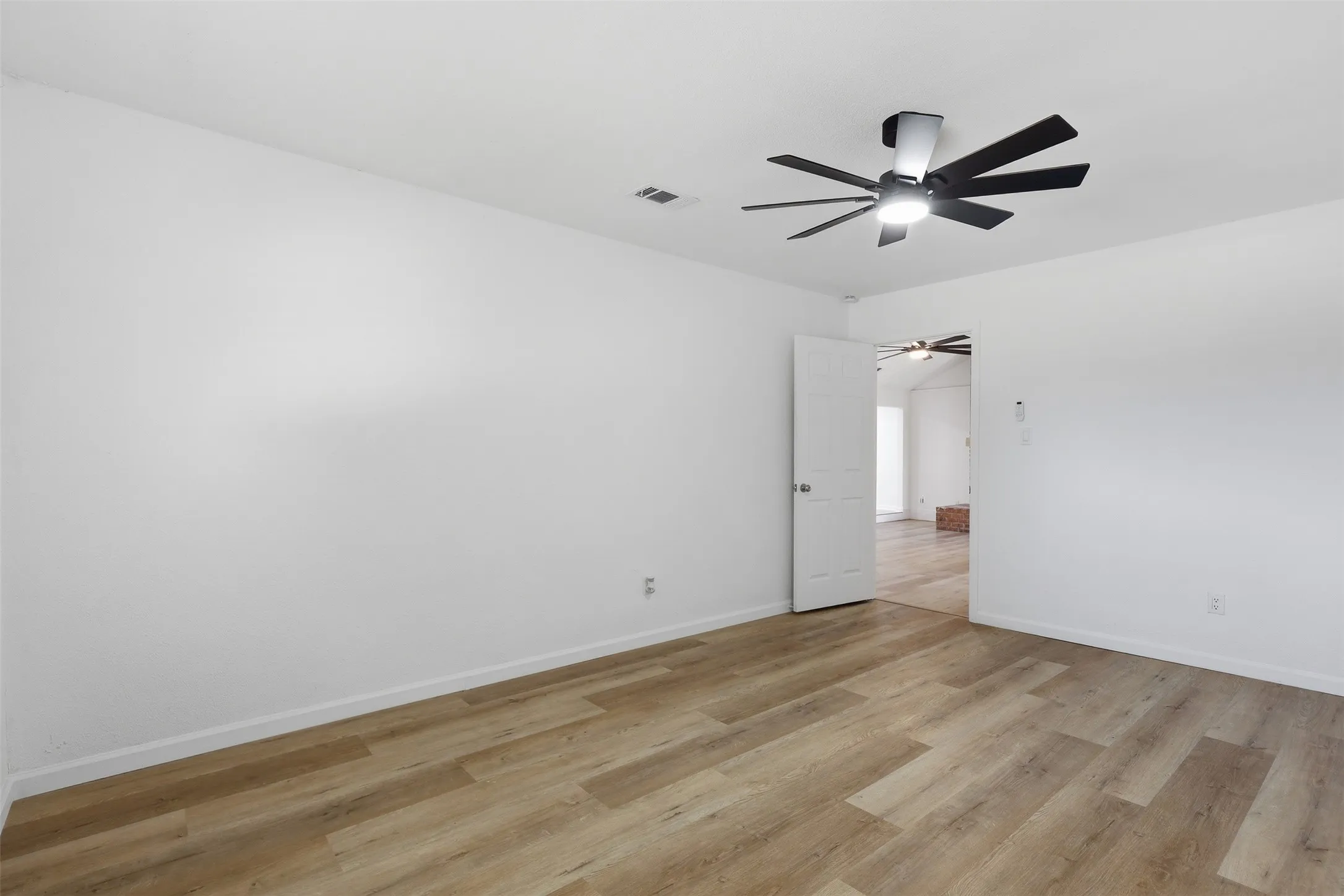 Duplex For Rent in Tarrant County , 4351 Altamesa Boulevard, Fort Worth, Texas 76133, 3 Bedroom, 2 Bathroom, 2 Garage spaces, 1,580 Sqft, built in 1976, mls#21308975, Real Estate Agent in Fort Worth, Homes For Rent in Tarrant county, Homes For Rent in Fort Worth, Realtor in Fort Worth Texas, Real Estate Brokerage Independent Realty Texas, Luminita Cordes Realtor