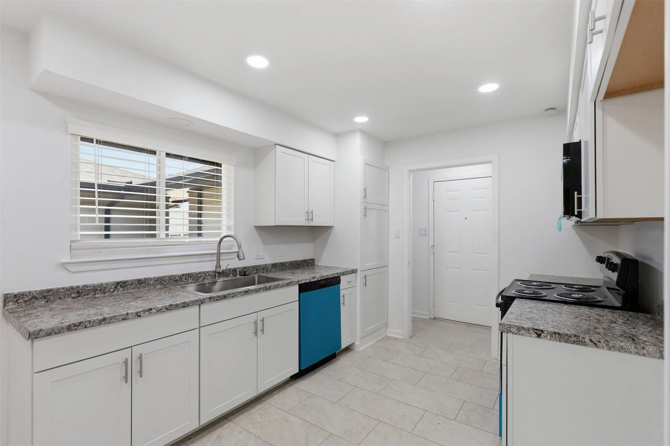 Duplex For Rent in Tarrant County , 4351 Altamesa Boulevard, Fort Worth, Texas 76133, 3 Bedroom, 2 Bathroom, 2 Garage spaces, 1,580 Sqft, built in 1976, mls#21308975, Real Estate Agent in Fort Worth, Homes For Rent in Tarrant county, Homes For Rent in Fort Worth, Realtor in Fort Worth Texas, Real Estate Brokerage Independent Realty Texas, Luminita Cordes Realtor