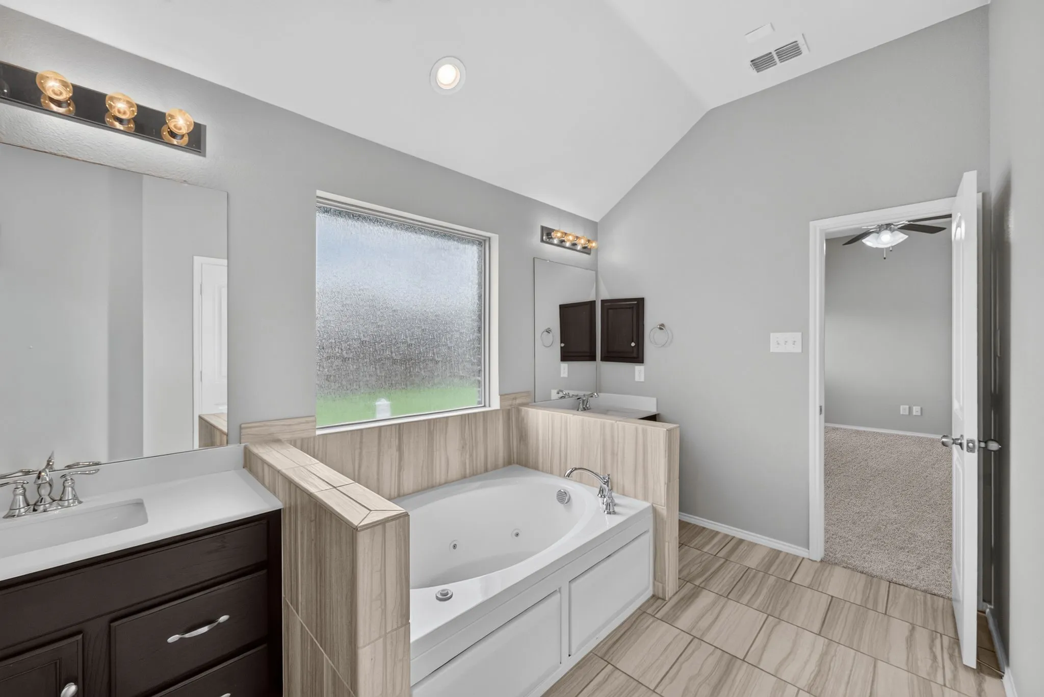 Single Family Residence For Sale in Collin County , 1928 Glen Meadow Drive, Royse City, Texas 75189, 4 Bedroom, 2 Bathroom, 2 Garage spaces, 1,706 Sqft, built in 2018, mls#21309064, Real Estate Agent in Royse City, Homes For Sale in Collin county, Homes For Sale in Royse City, Realtor in Royse City Texas, Real Estate Brokerage Independent Realty Texas, Luminita Cordes Realtor