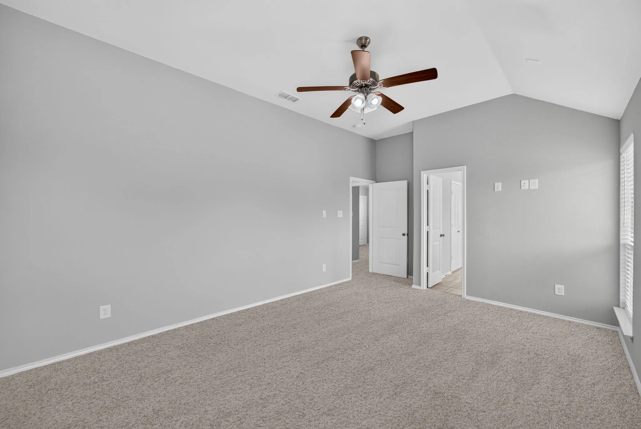 Single Family Residence For Sale in Collin County , 1928 Glen Meadow Drive, Royse City, Texas 75189, 4 Bedroom, 2 Bathroom, 2 Garage spaces, 1,706 Sqft, built in 2018, mls#21309064, Real Estate Agent in Royse City, Homes For Sale in Collin county, Homes For Sale in Royse City, Realtor in Royse City Texas, Real Estate Brokerage Independent Realty Texas, Luminita Cordes Realtor