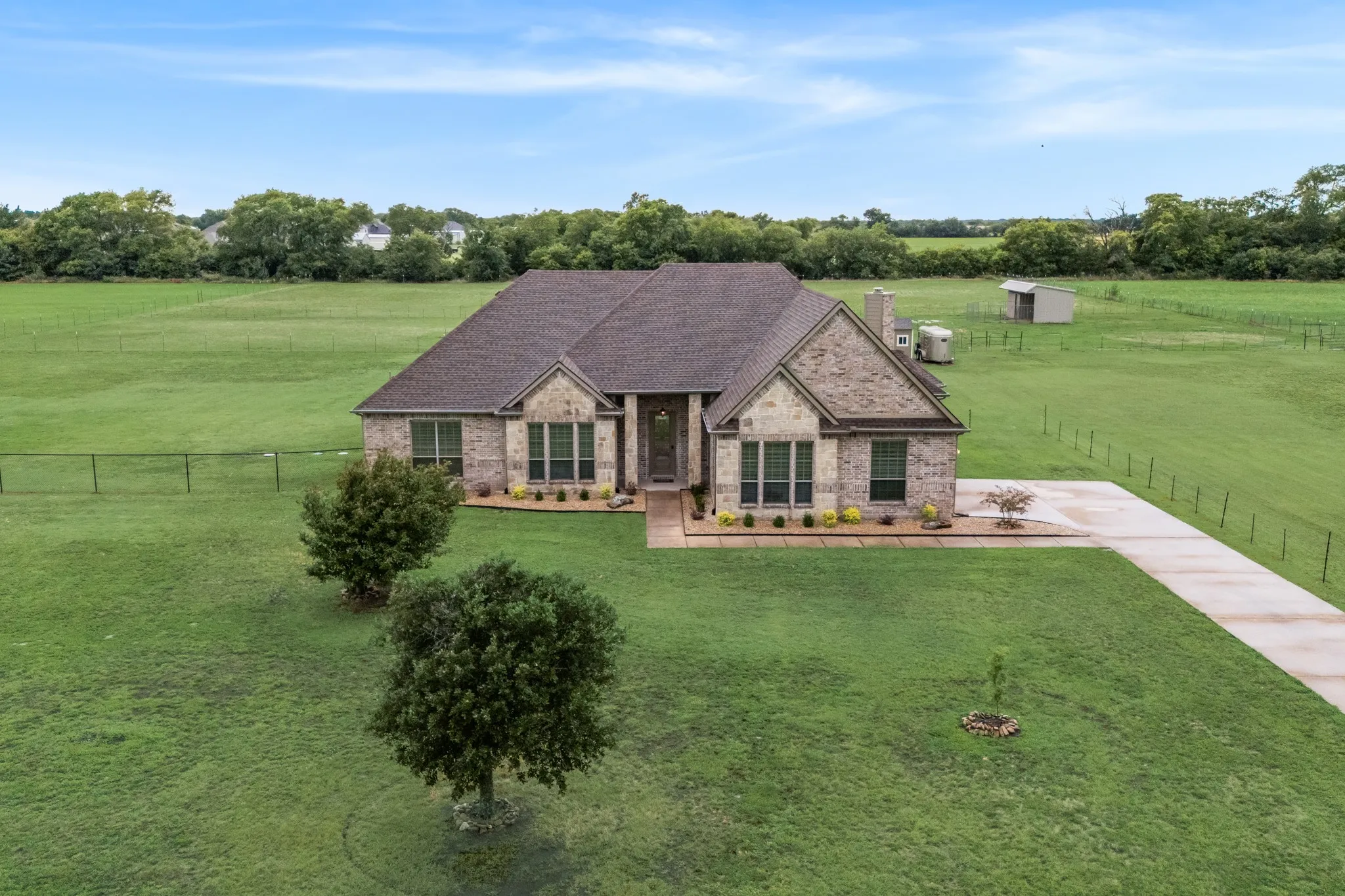 Single Family Residence For Sale in Hunt County , 6192 Graham Point Trail, Royse City, Texas 75189, 3 Bedroom, 4 Bathroom, 2 Garage spaces, 2,664 Sqft, built in 2009, mls#21308514, Real Estate Agent in Royse City, Homes For Sale in Hunt county, Homes For Sale in Royse City, Realtor in Royse City Texas, Real Estate Brokerage Independent Realty Texas, Luminita Cordes Realtor