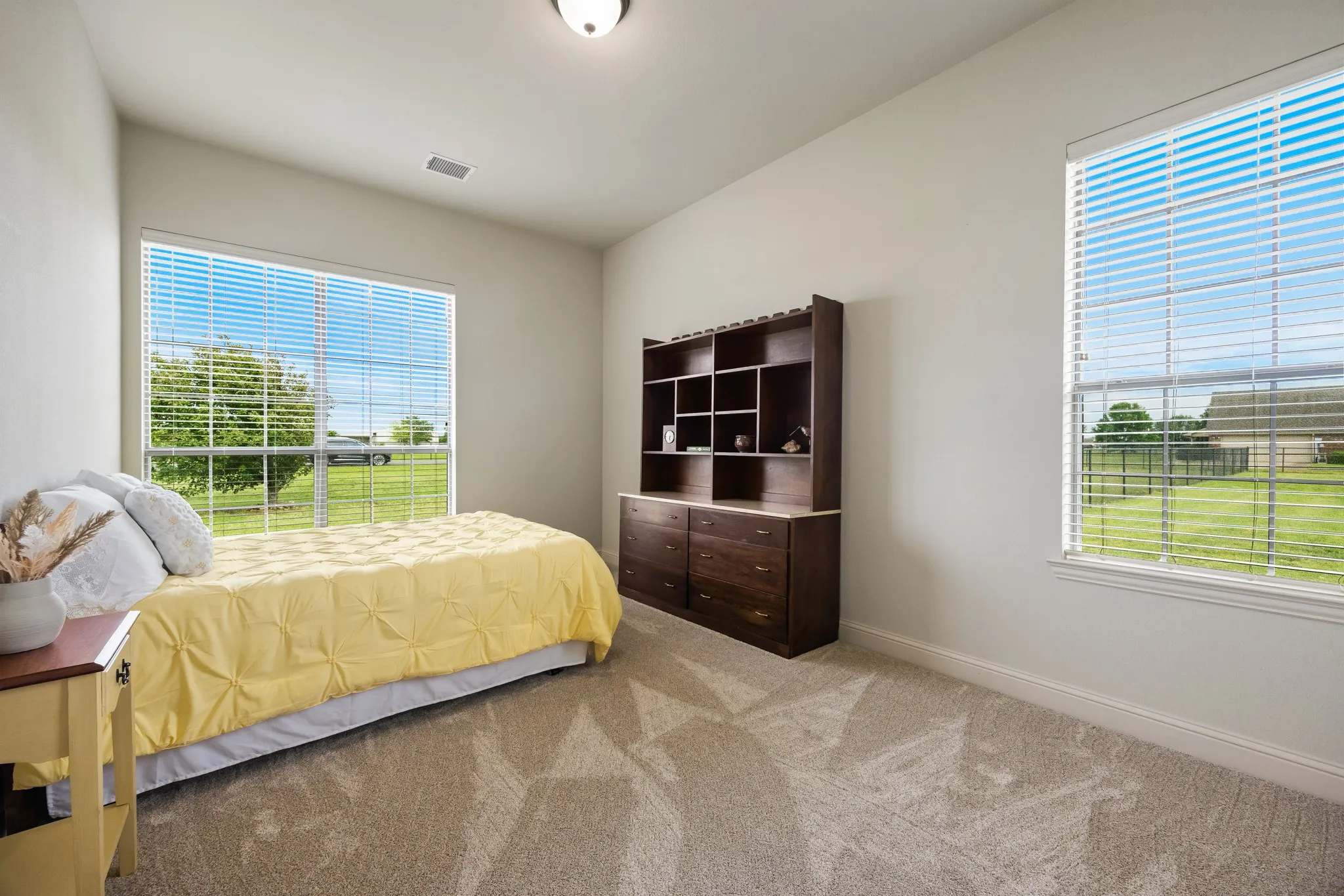 Single Family Residence For Sale in Hunt County , 6192 Graham Point Trail, Royse City, Texas 75189, 3 Bedroom, 4 Bathroom, 2 Garage spaces, 2,664 Sqft, built in 2009, mls#21308514, Real Estate Agent in Royse City, Homes For Sale in Hunt county, Homes For Sale in Royse City, Realtor in Royse City Texas, Real Estate Brokerage Independent Realty Texas, Luminita Cordes Realtor