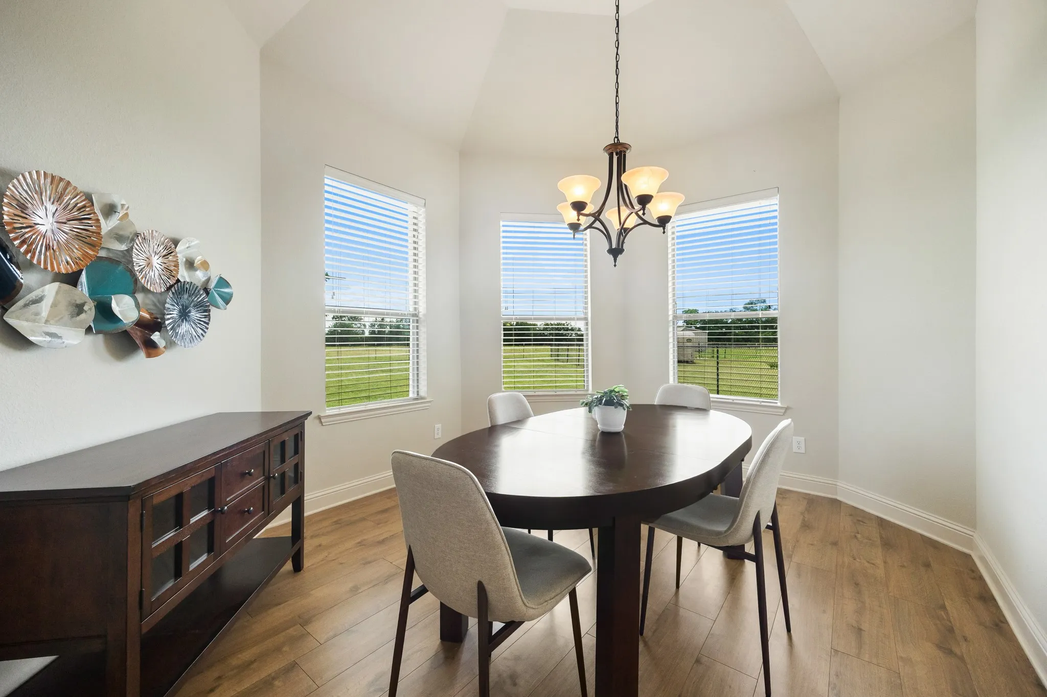 Single Family Residence For Sale in Hunt County , 6192 Graham Point Trail, Royse City, Texas 75189, 3 Bedroom, 4 Bathroom, 2 Garage spaces, 2,664 Sqft, built in 2009, mls#21308514, Real Estate Agent in Royse City, Homes For Sale in Hunt county, Homes For Sale in Royse City, Realtor in Royse City Texas, Real Estate Brokerage Independent Realty Texas, Luminita Cordes Realtor