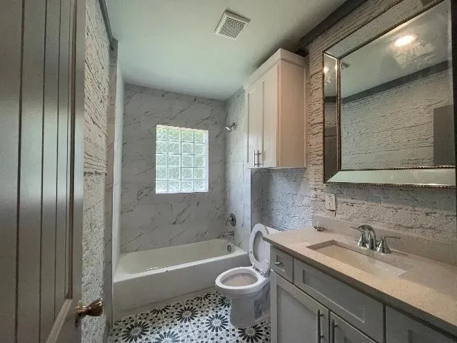 Single Family Residence For Sale in Henderson County , 7148 Valleyview Drive, Mabank, Texas 75156, 3 Bedroom, 2 Bathroom, Garage spaces, 1,250 Sqft, built in 2022, mls#21308977, Real Estate Agent in Mabank, Homes For Sale in Henderson county, Homes For Sale in Mabank, Realtor in Mabank Texas, Real Estate Brokerage Independent Realty Texas, Luminita Cordes Realtor