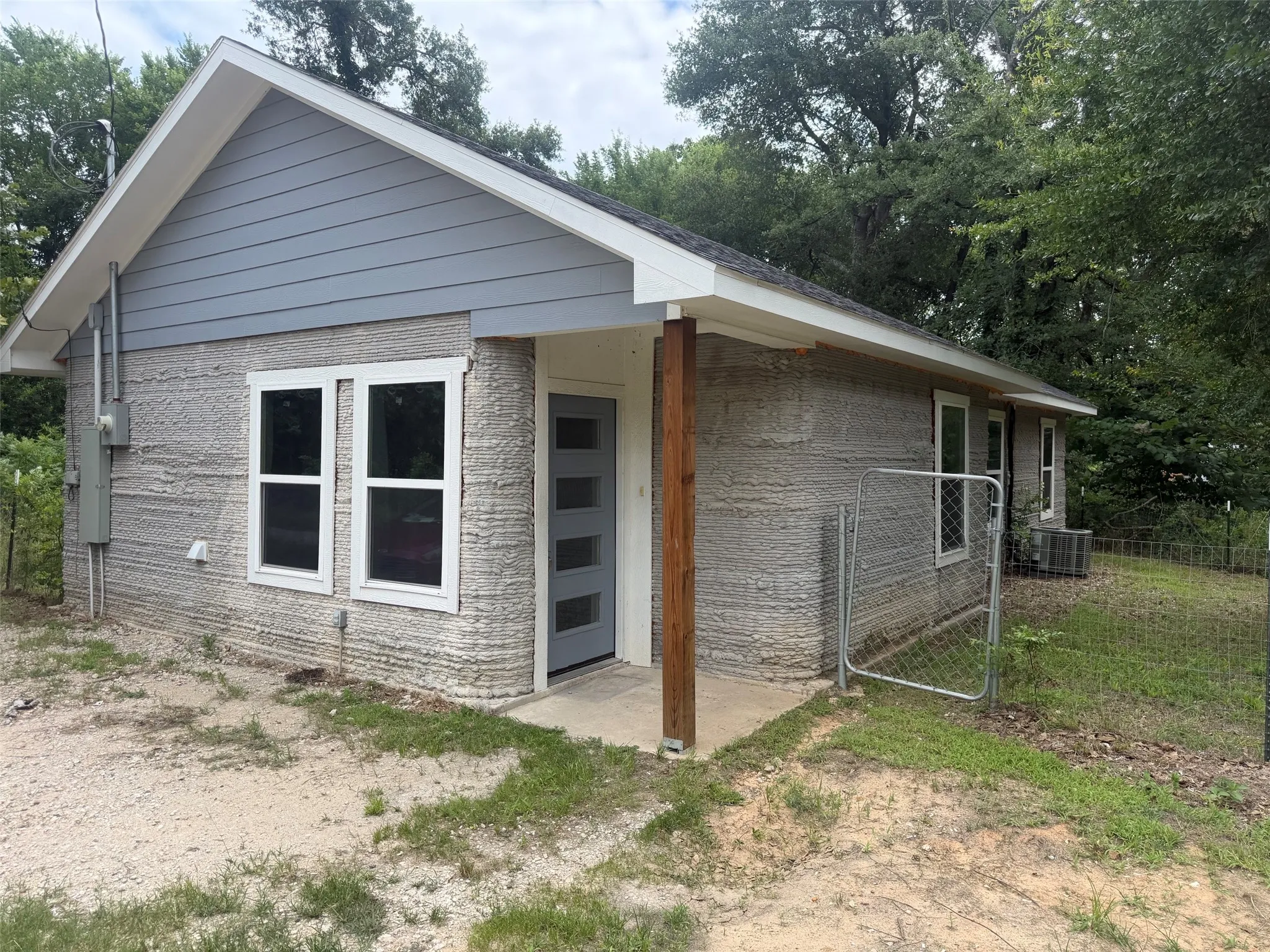 Single Family Residence For Sale in Henderson County , 7148 Valleyview Drive, Mabank, Texas 75156, 3 Bedroom, 2 Bathroom, Garage spaces, 1,250 Sqft, built in 2022, mls#21308977, Real Estate Agent in Mabank, Homes For Sale in Henderson county, Homes For Sale in Mabank, Realtor in Mabank Texas, Real Estate Brokerage Independent Realty Texas, Luminita Cordes Realtor