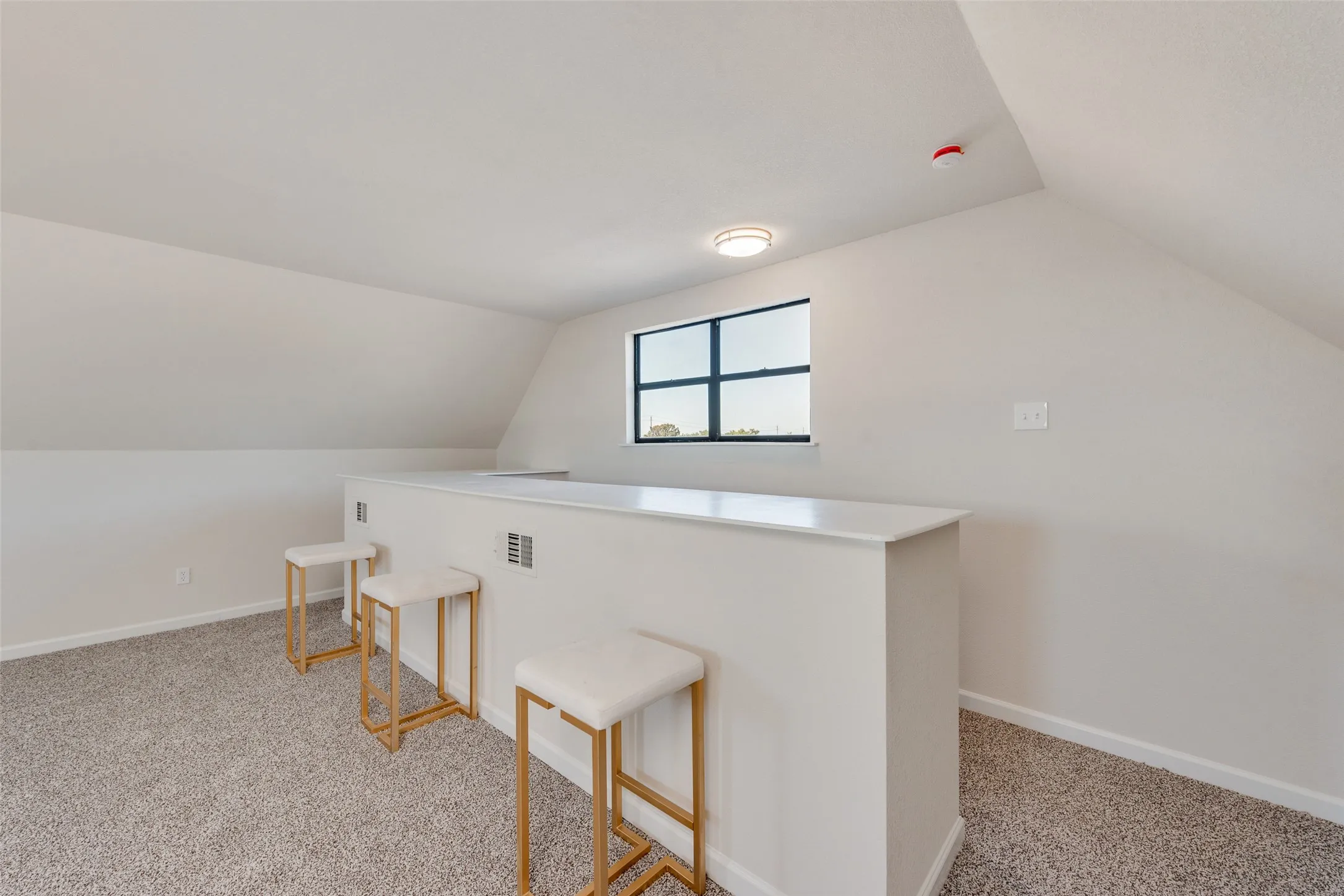 Single Family Residence For Sale in Denton County , 506 N Fm 156, Ponder, Texas 76259, 4 Bedroom, 3 Bathroom, Garage spaces, 2,100 Sqft, built in 1992, mls#21309079, Real Estate Agent in Ponder, Homes For Sale in Denton county, Homes For Sale in Ponder, Realtor in Ponder Texas, Real Estate Brokerage Independent Realty Texas, Luminita Cordes Realtor