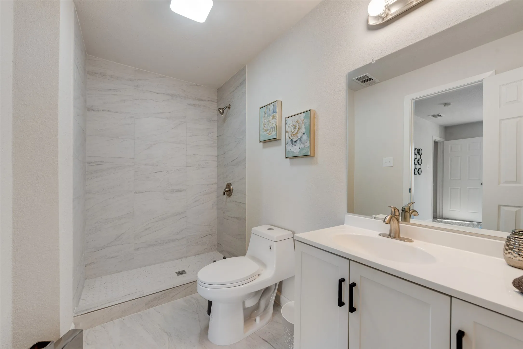 Single Family Residence For Sale in Denton County , 506 N Fm 156, Ponder, Texas 76259, 4 Bedroom, 3 Bathroom, Garage spaces, 2,100 Sqft, built in 1992, mls#21309079, Real Estate Agent in Ponder, Homes For Sale in Denton county, Homes For Sale in Ponder, Realtor in Ponder Texas, Real Estate Brokerage Independent Realty Texas, Luminita Cordes Realtor